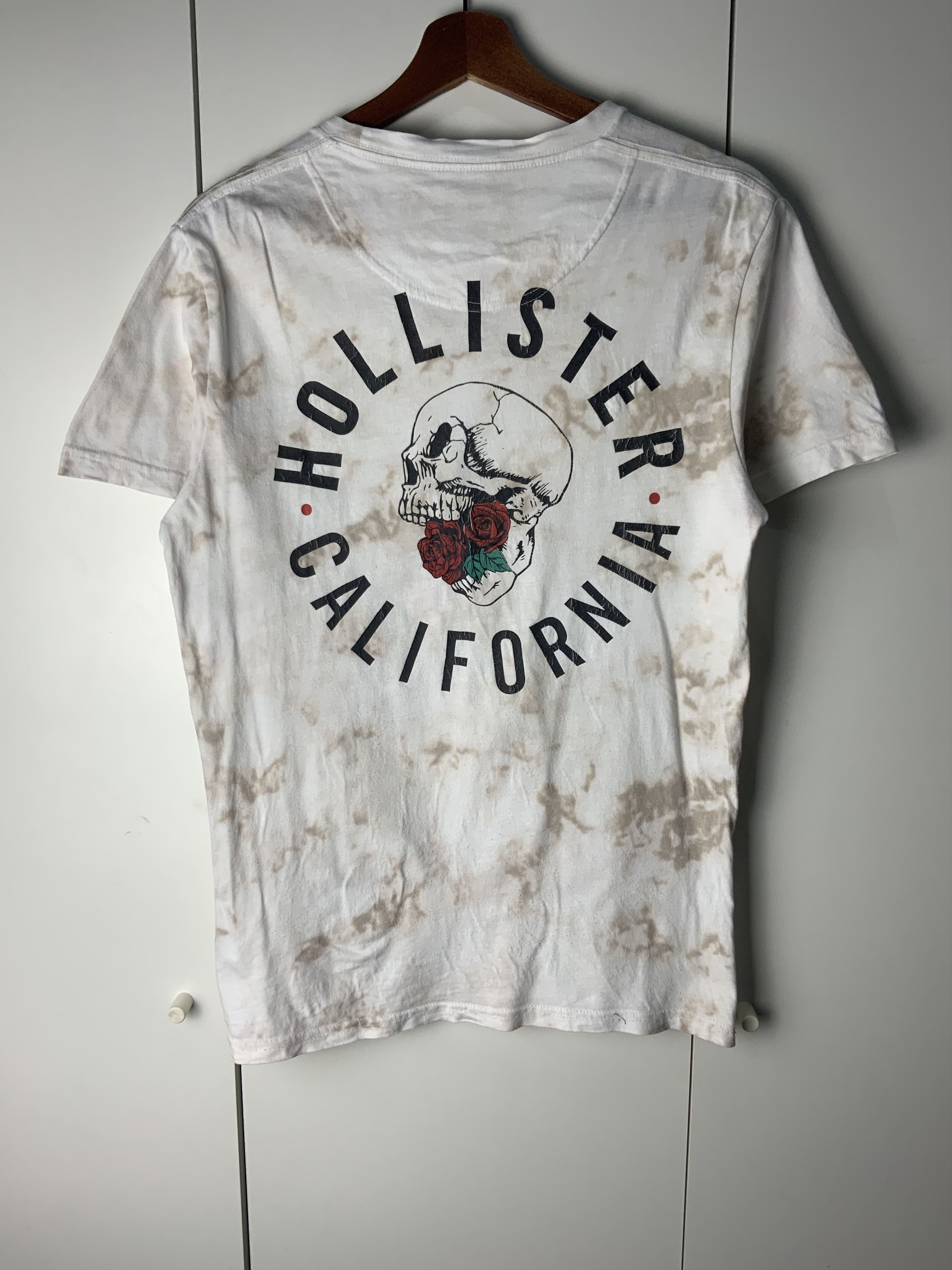 Hollister store skull shirt