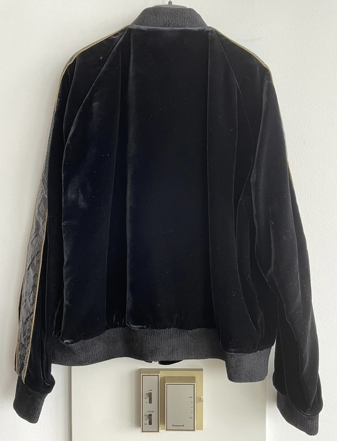 Saint Laurent Paris $4,000 Value Super Limited Runway Velvet Python Teddy Jacket Size US M / EU 48-50 / 2 - 19 Thumbnail