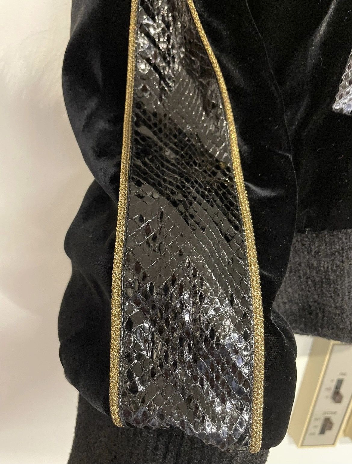 Saint Laurent Paris $4,000 Value Super Limited Runway Velvet Python Teddy Jacket Size US M / EU 48-50 / 2 - 24 Thumbnail
