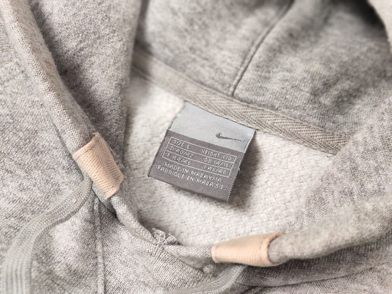 Nike Vintage 90s Nike USA Beaverton Oregon Gray Hoodie Size US S / EU 44-46 / 1 - 7 Thumbnail