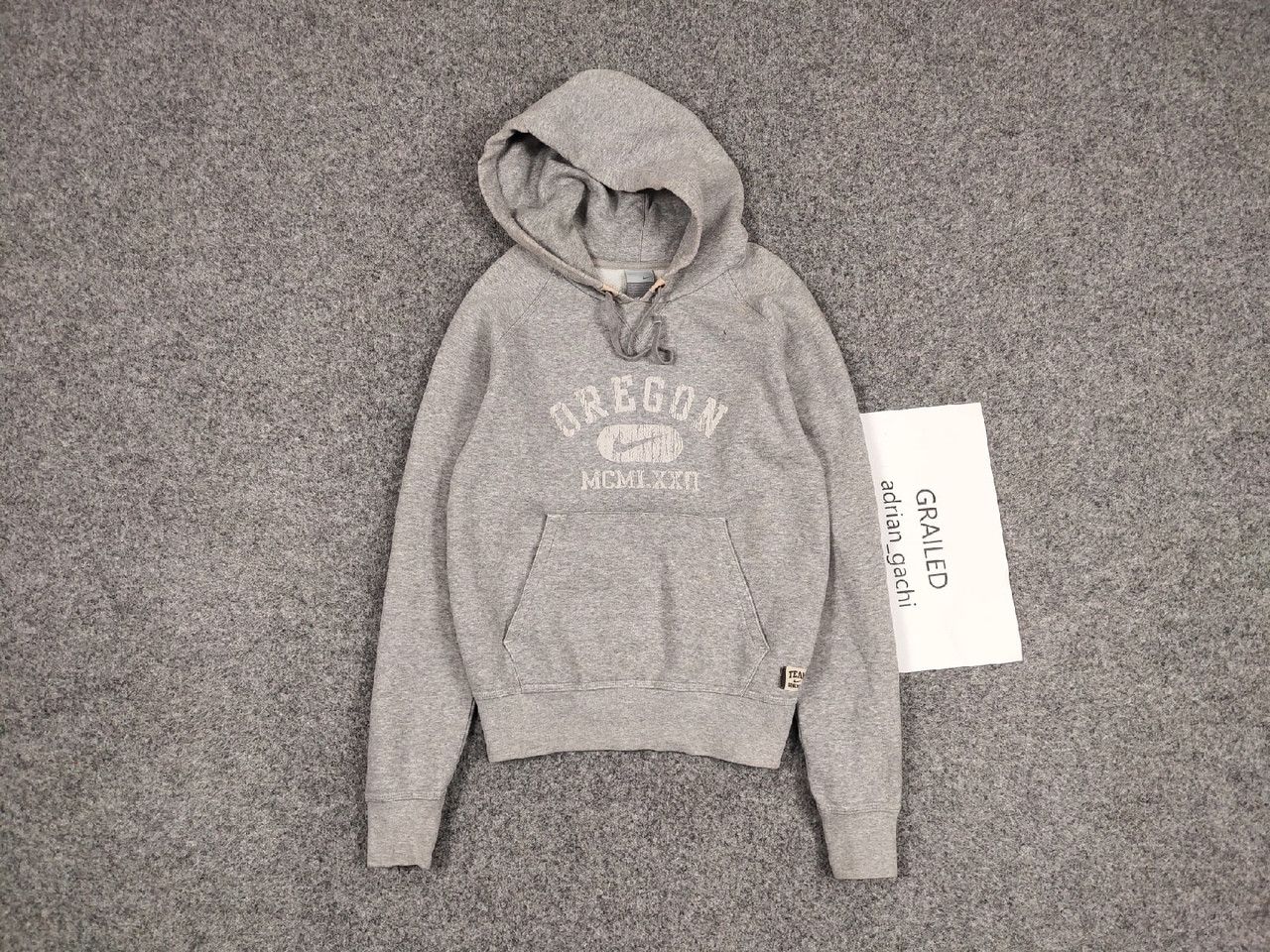 Nike Vintage 90s Nike USA Beaverton Oregon Gray Hoodie Size US S / EU 44-46 / 1 - 1 Thumbnail