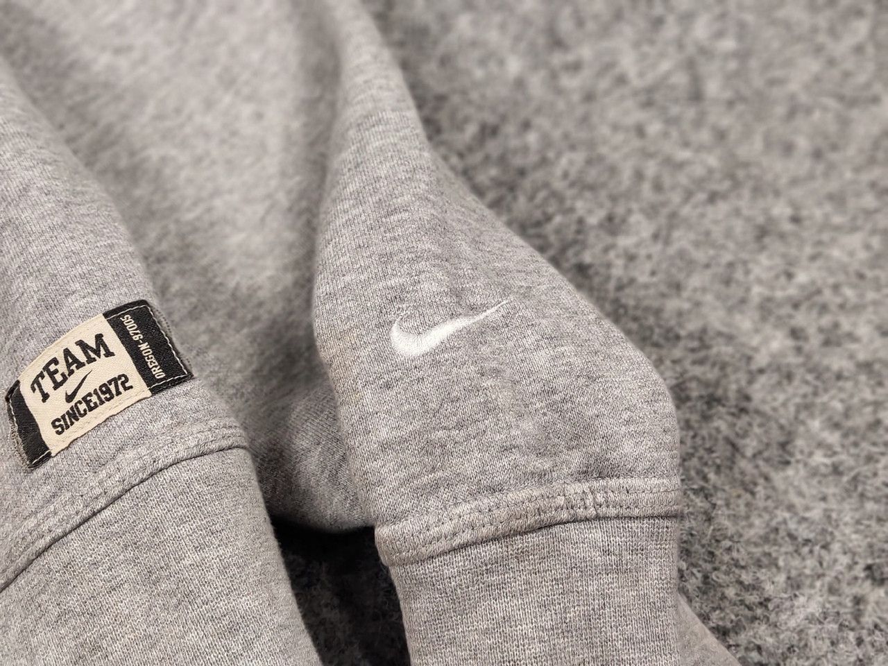 Nike Vintage 90s Nike USA Beaverton Oregon Gray Hoodie Size US S / EU 44-46 / 1 - 6 Thumbnail
