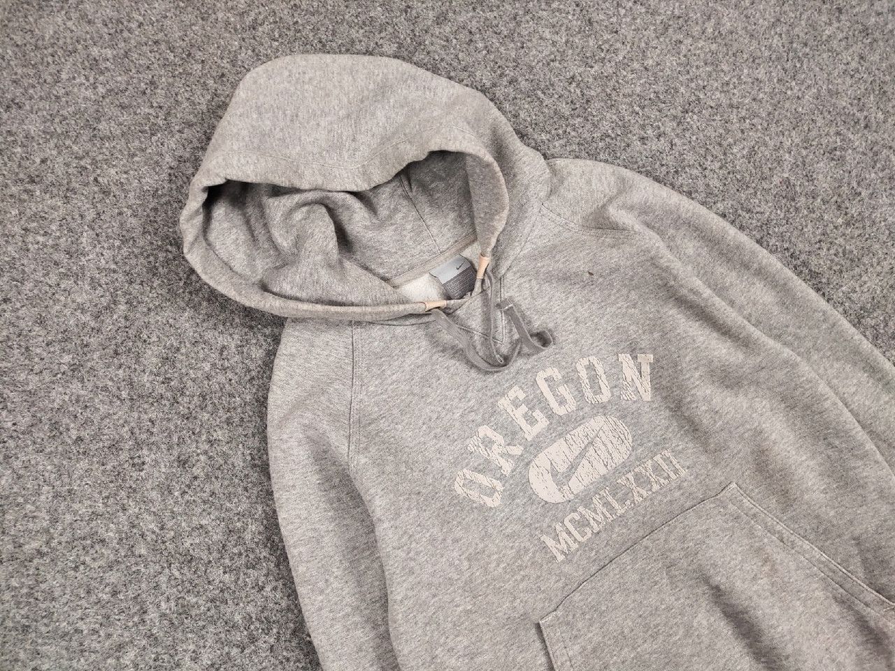 Nike Vintage 90s Nike USA Beaverton Oregon Gray Hoodie Size US S / EU 44-46 / 1 - 2 Thumbnail