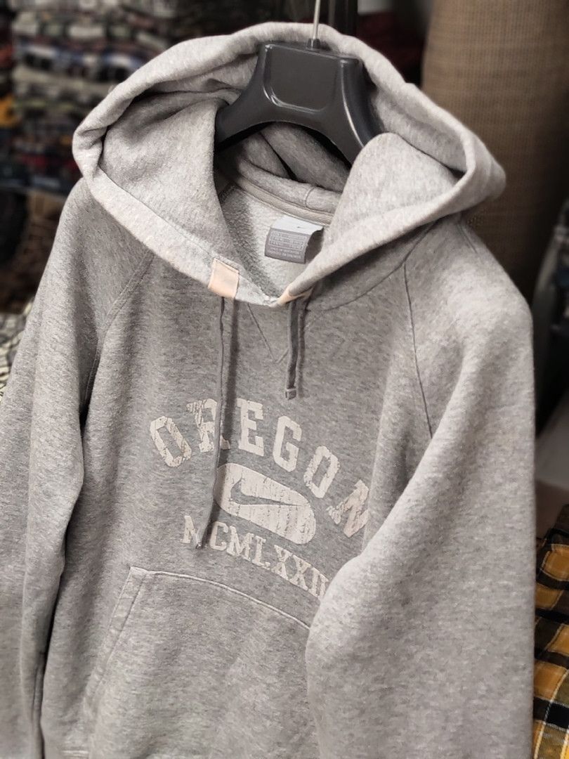 Nike Vintage 90s Nike USA Beaverton Oregon Gray Hoodie Size US S / EU 44-46 / 1 - 10 Thumbnail