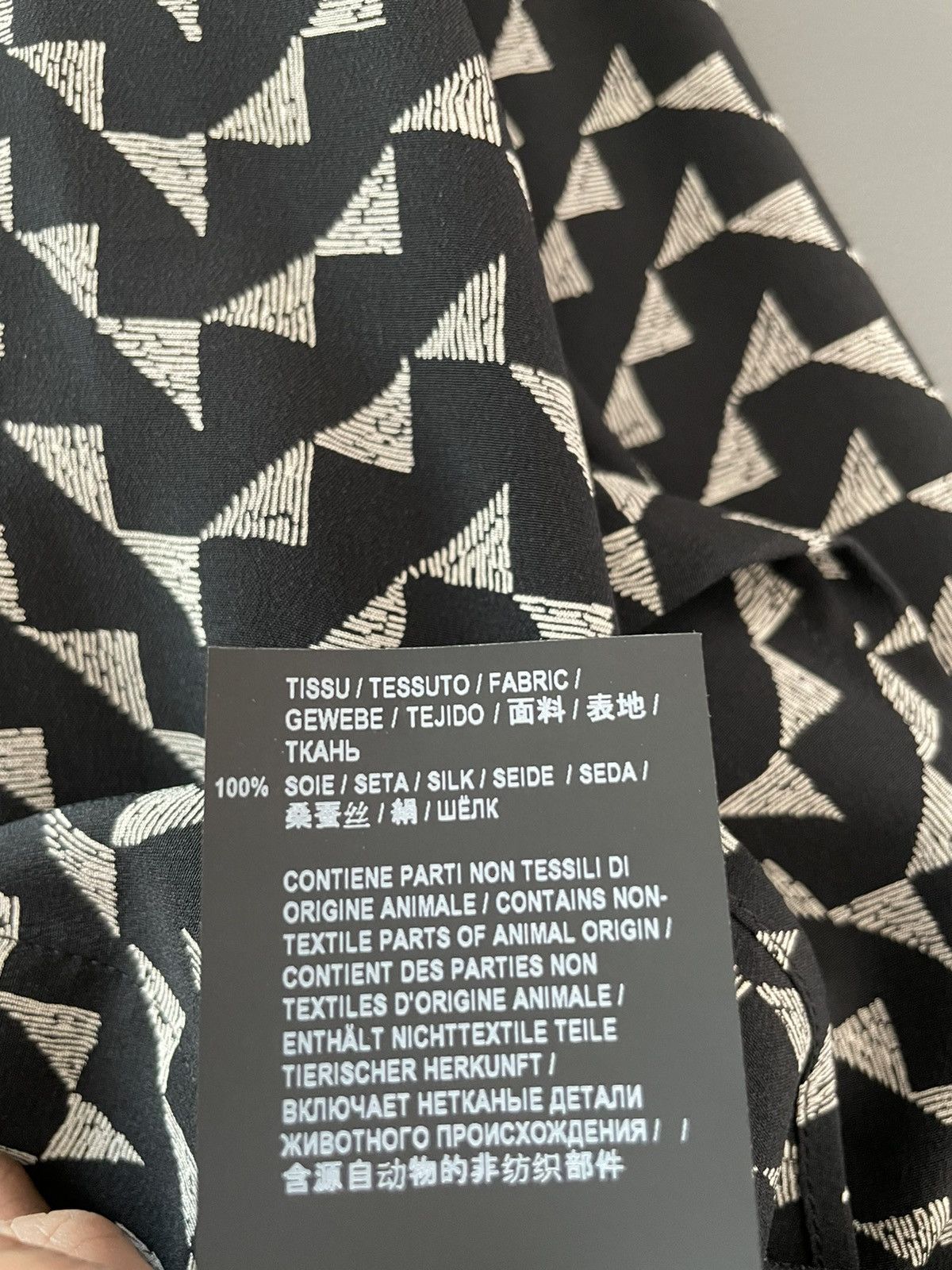 Hedi Slimane × Saint Laurent Paris × Yves Saint Laurent Saint Laurent Super Runway Pure Silk Shirt Triangle Print Size US L / EU 52-54 / 3 - 12 Thumbnail