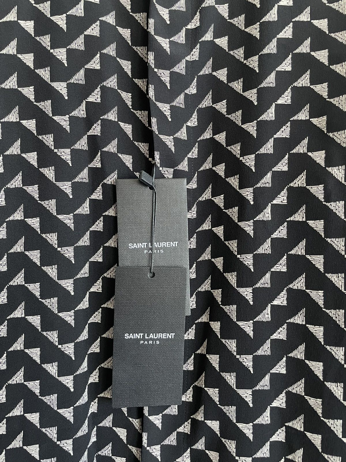 Hedi Slimane × Saint Laurent Paris × Yves Saint Laurent Saint Laurent Super Runway Pure Silk Shirt Triangle Print Size US L / EU 52-54 / 3 - 3 Thumbnail