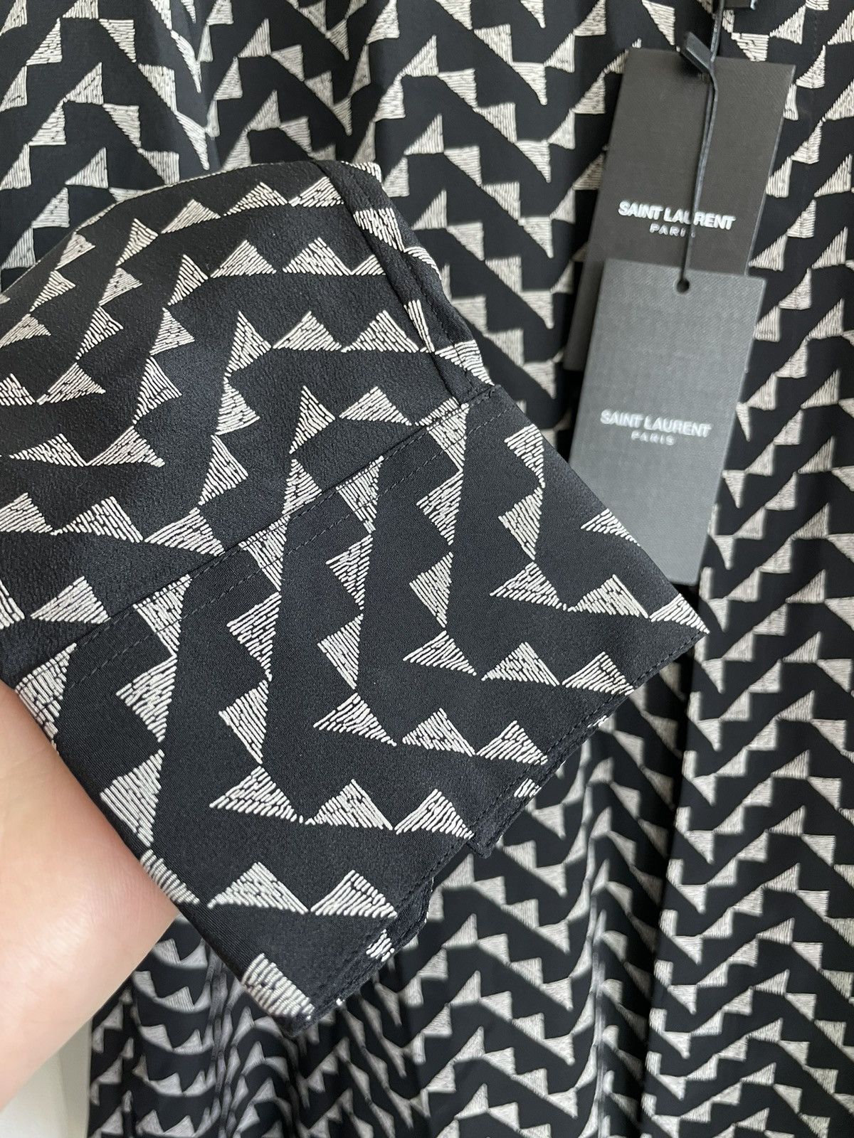 Hedi Slimane × Saint Laurent Paris × Yves Saint Laurent Saint Laurent Super Runway Pure Silk Shirt Triangle Print Size US L / EU 52-54 / 3 - 8 Thumbnail