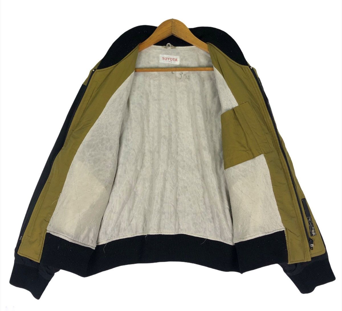 Sports Specialties ☀️TOYOTA Racing MA-1 Bomber Archive Jacket Size US M / EU 48-50 / 2 - 5 Thumbnail