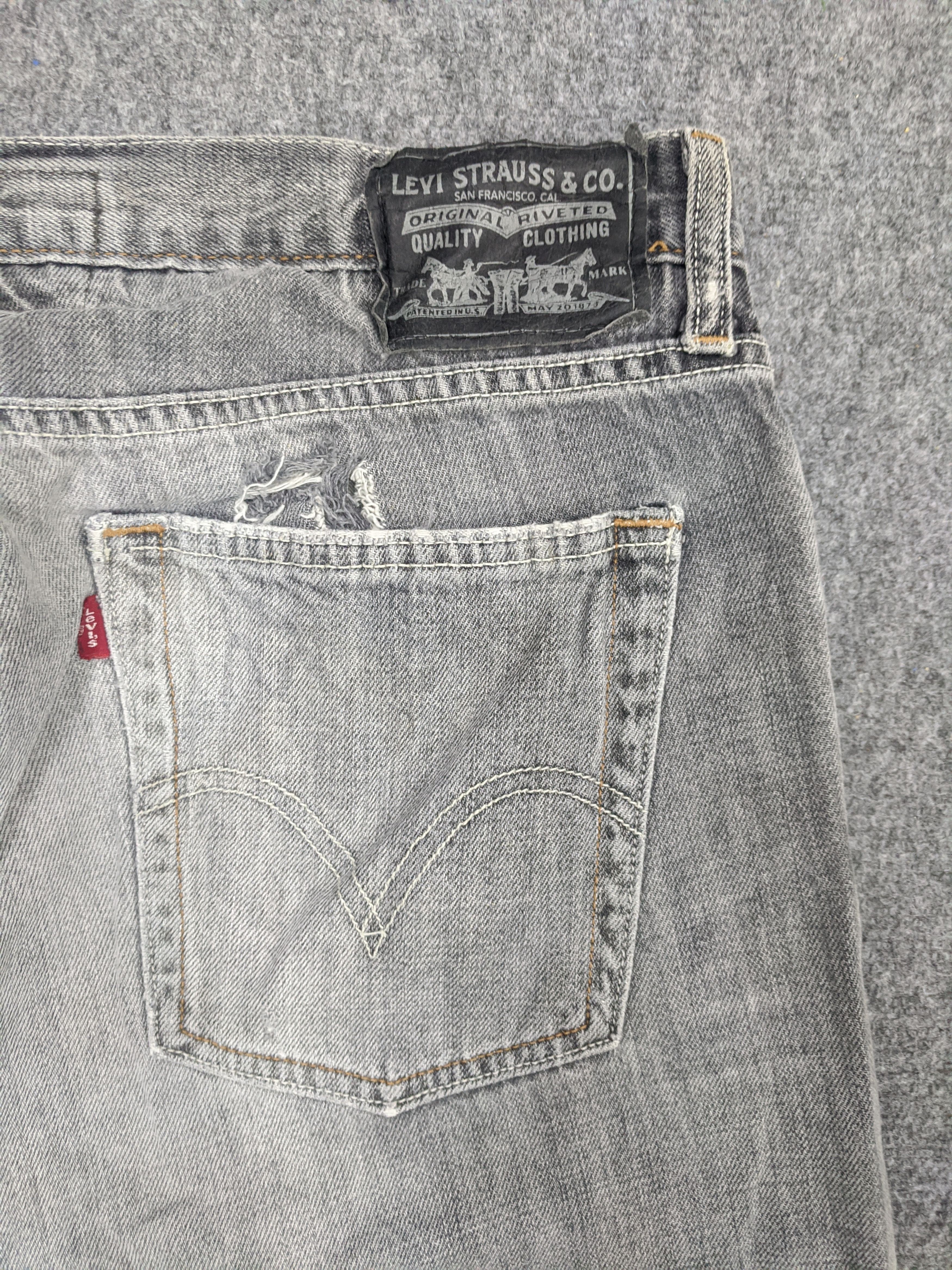 Levi's Vintage Levis 514 Jeans DP0801 Size US 37 - 14 Thumbnail