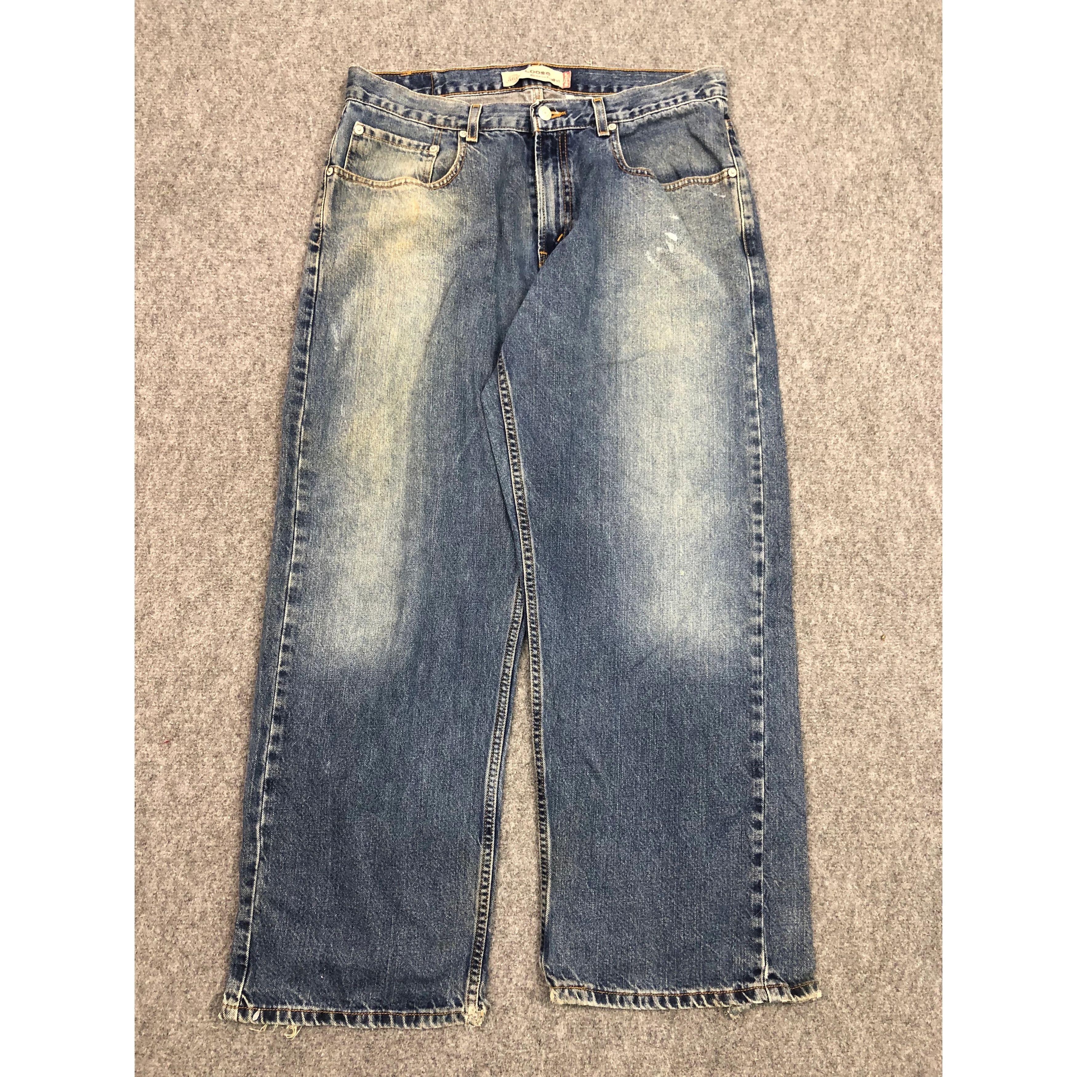 image of Levis 569 Lightwash Jeans in Light Blue Jeans, Men's (Size 35)