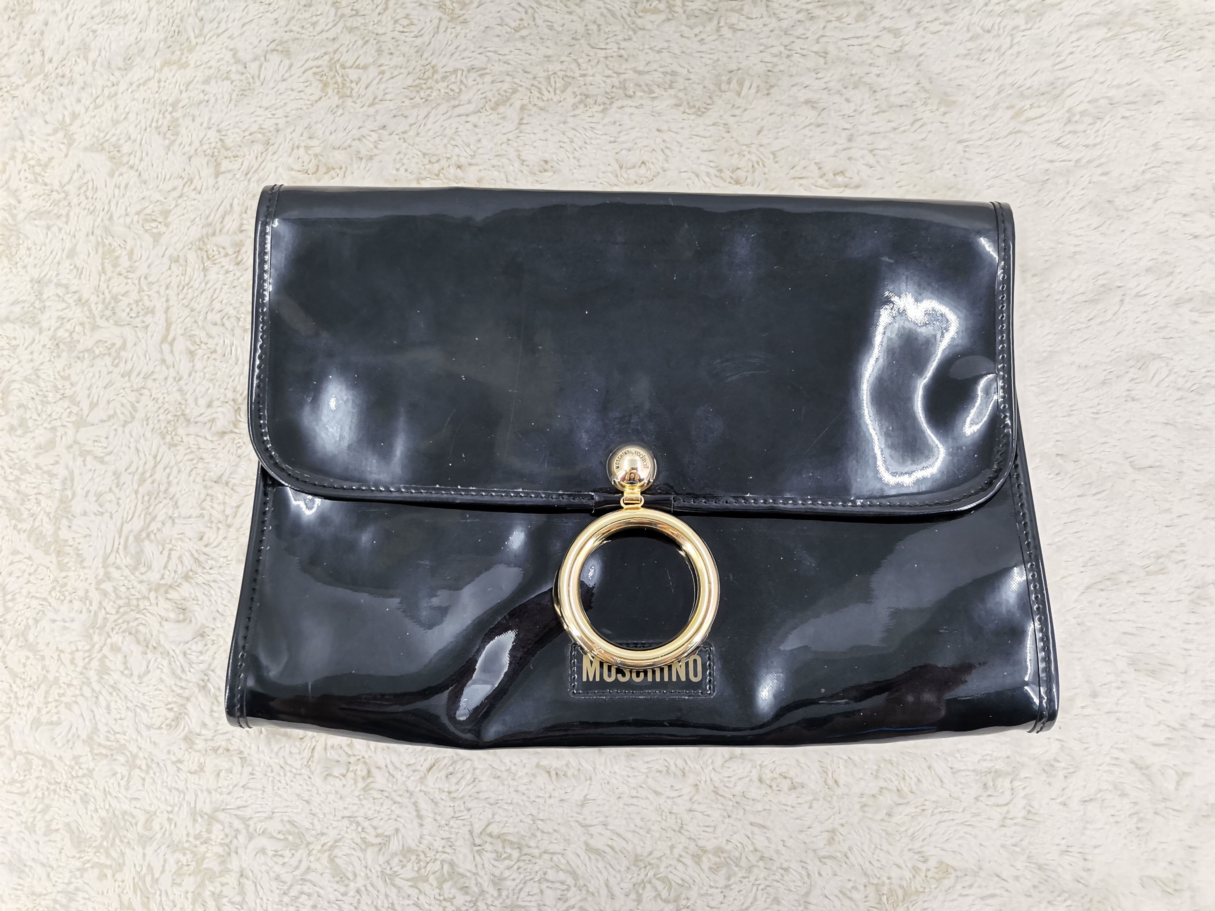vintage glossy MOSCHINO by redwall black clutch