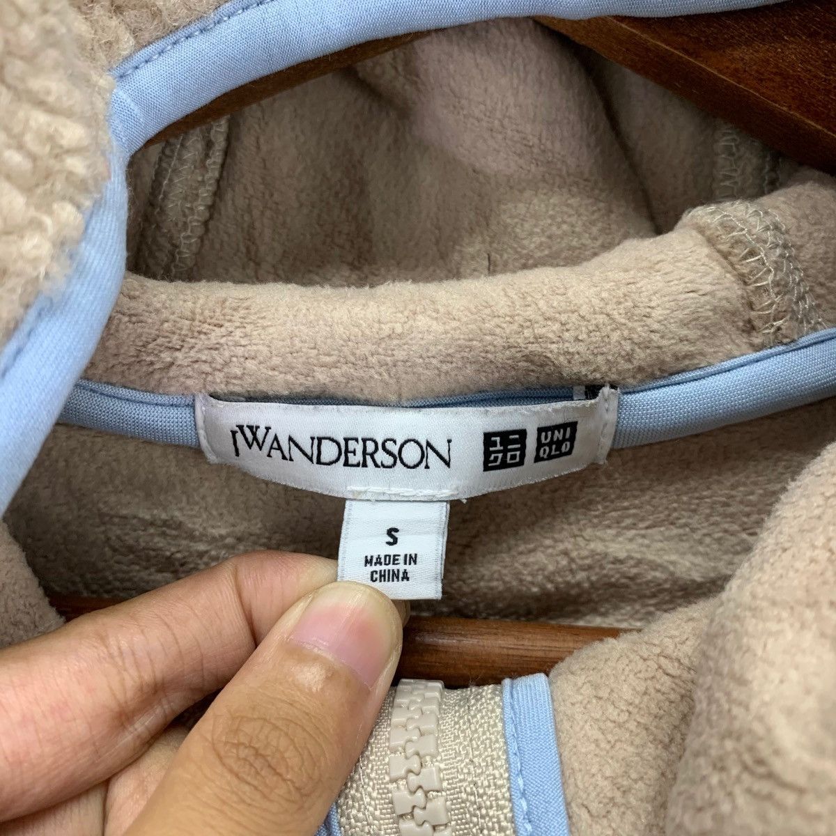 JW Anderson × Japanese Brand × Uniqlo Vintage Uniqlo X JW Anderson Fleece Hoodie Size US S / EU 44-46 / 1 - 5 Thumbnail