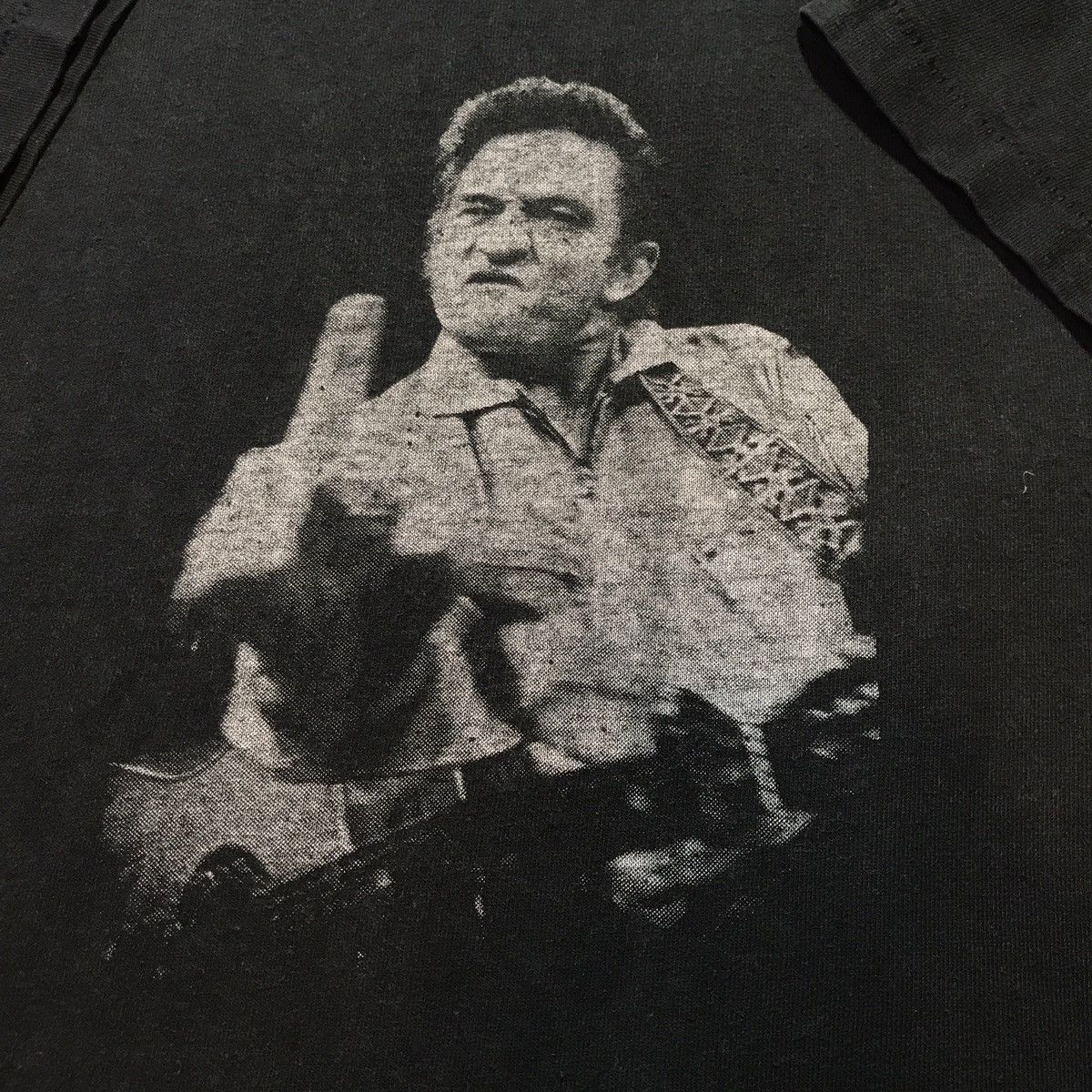 Band Tees × Vintage Jonny cash middle finger tee Size US M / EU 48-50 / 2 - 3 Thumbnail