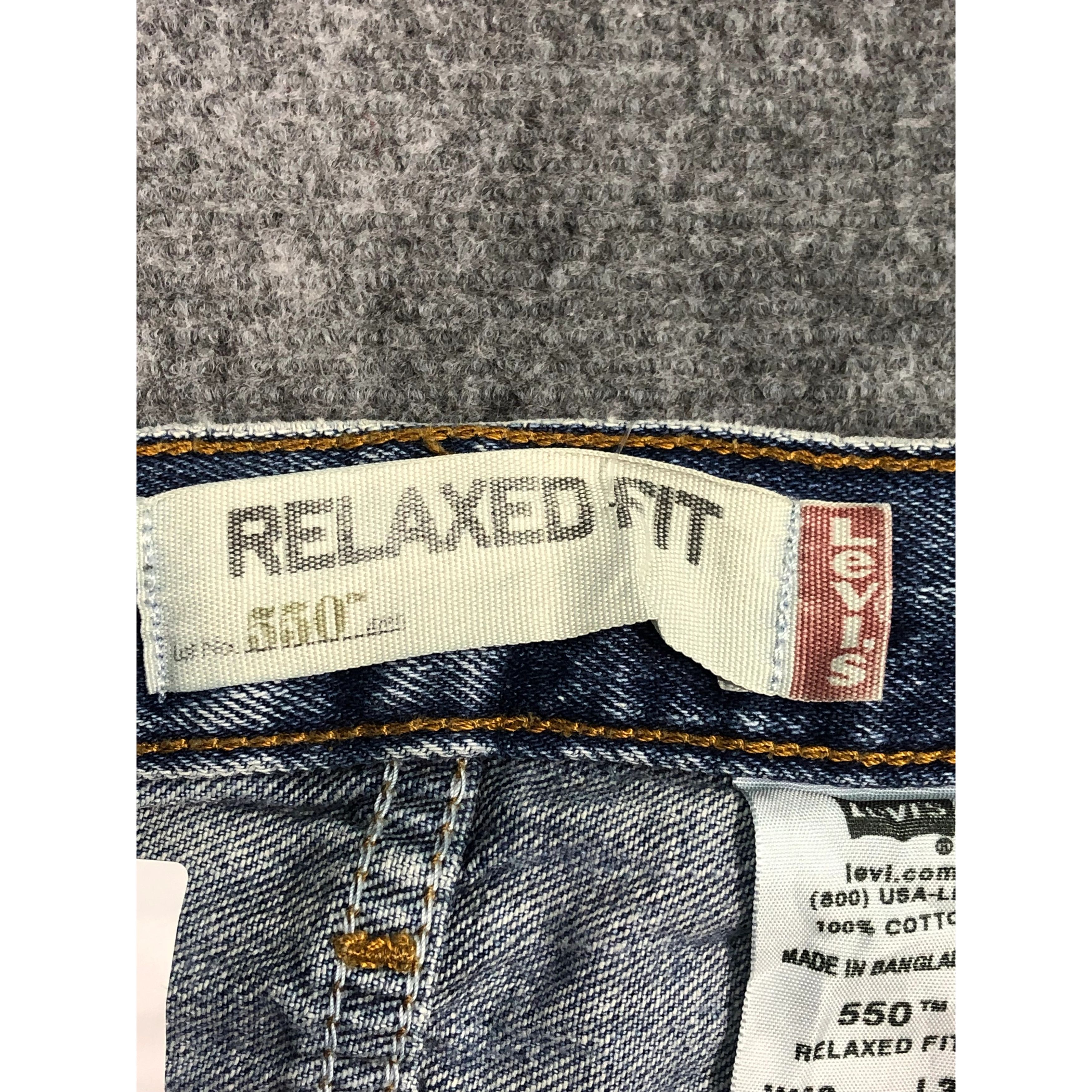 Levi's Vintage Levis 550 Relaxed Fit Faded Denim Lightwash DP0153 Size US 43 - 7 Thumbnail