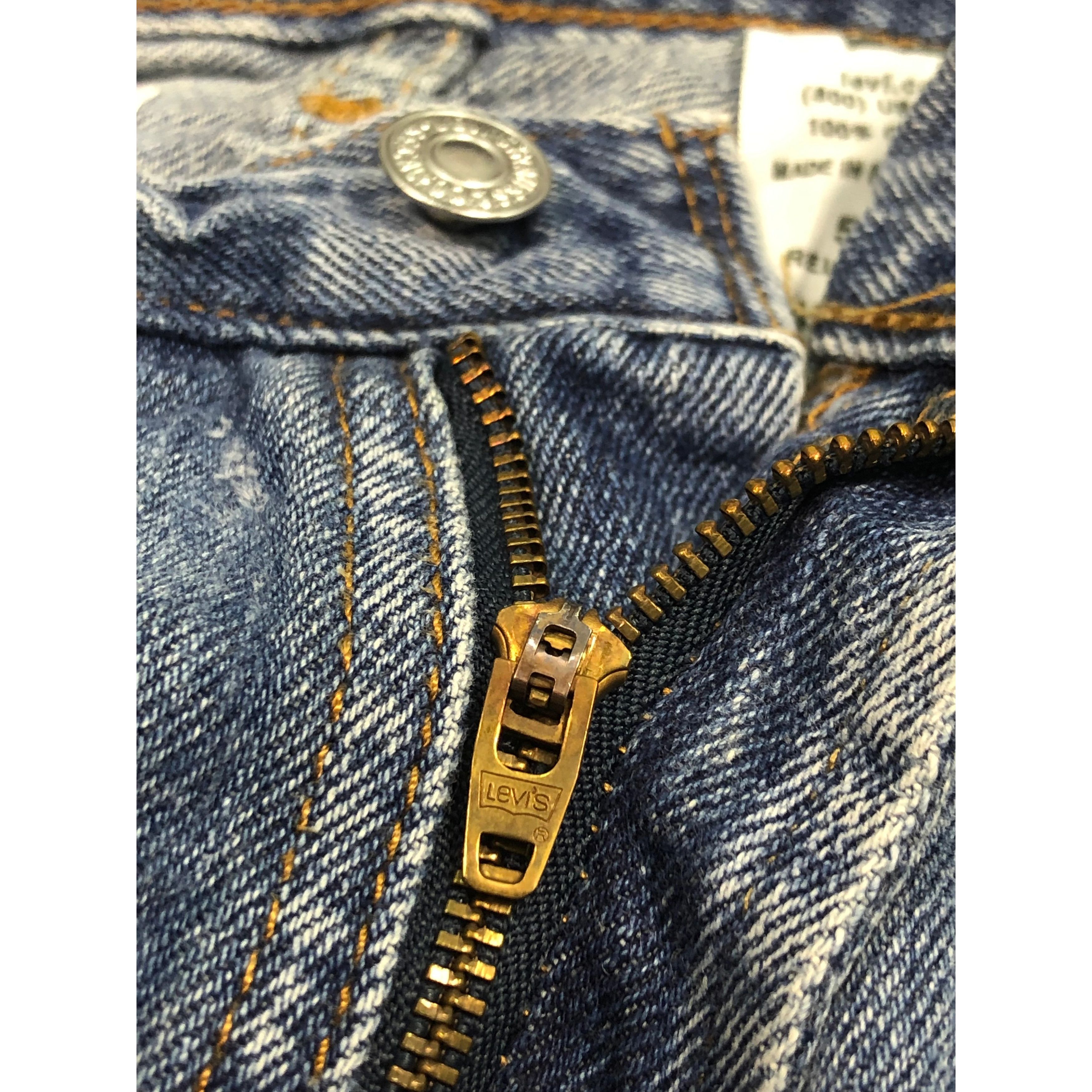 Levi's Vintage Levis 550 Relaxed Fit Faded Denim Lightwash DP0153 Size US 43 - 8 Thumbnail