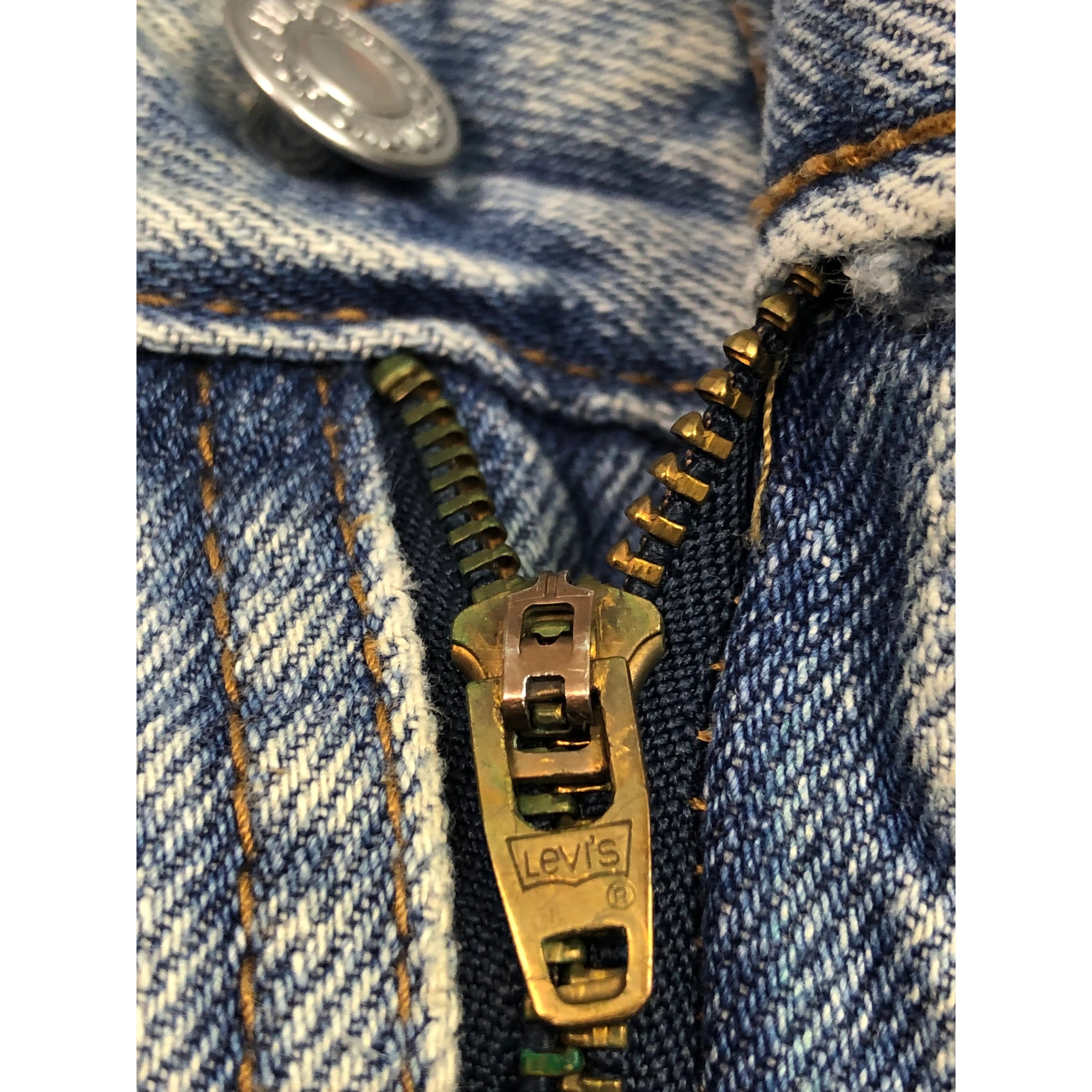 Levi's Vintage Sun Faded Levis 550 Jeans Lightwash DP0534 Size US 37 - 7 Thumbnail