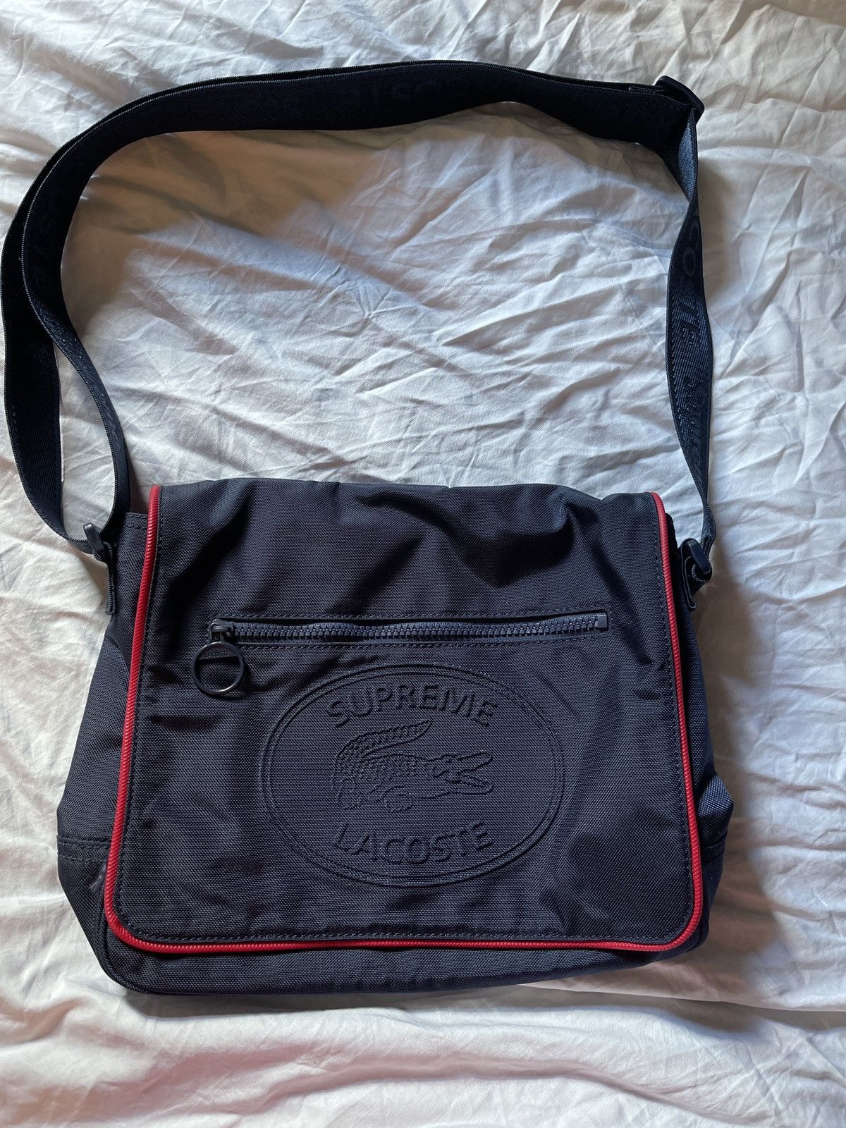 Buy Supreme x Lacoste Small Messenger Bag 'Navy' - FW19A14 NAVY