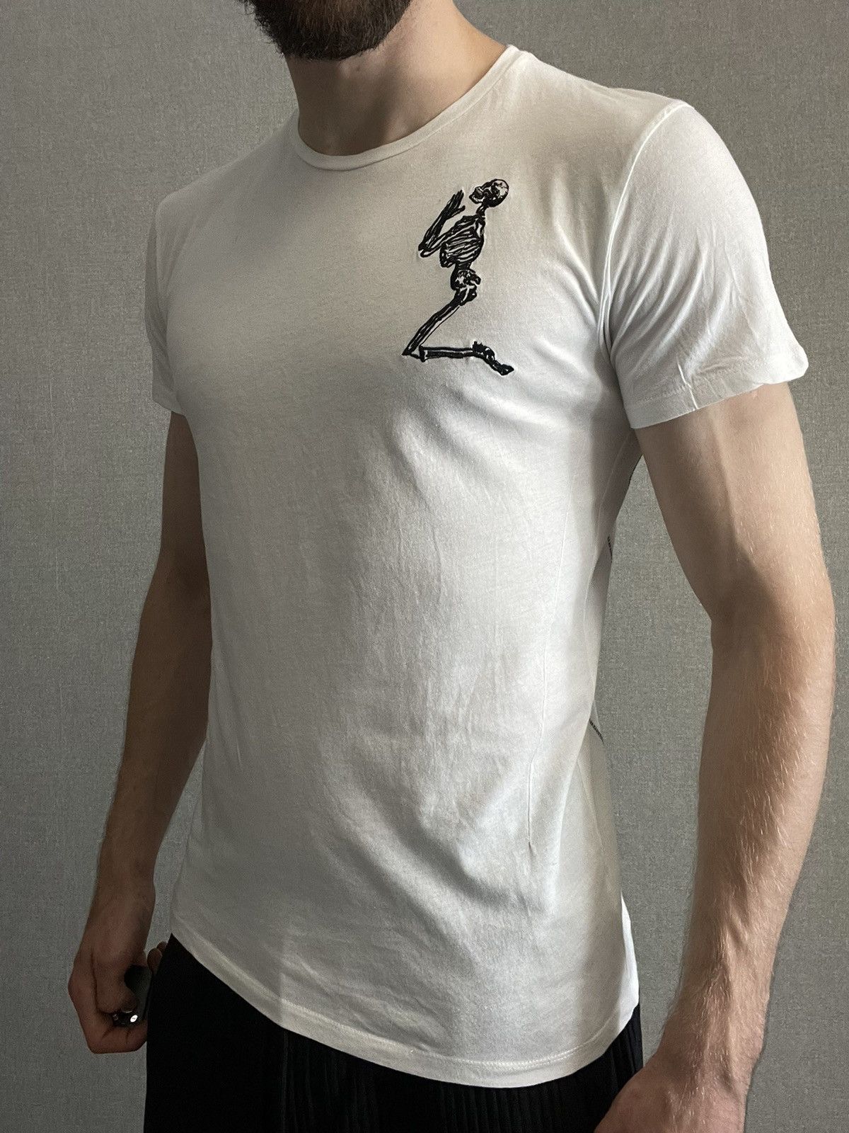 Other RELIGION Mens white T-T-shirt minimalistic Tee size L Size US L / EU 52-54 / 3 - 3 Thumbnail