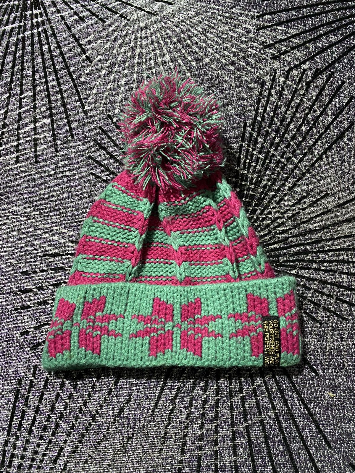 Other JUNK STORE BEANIE/SNOW CAP NICE DESIGN Size ONE SIZE - 1 Thumbnail