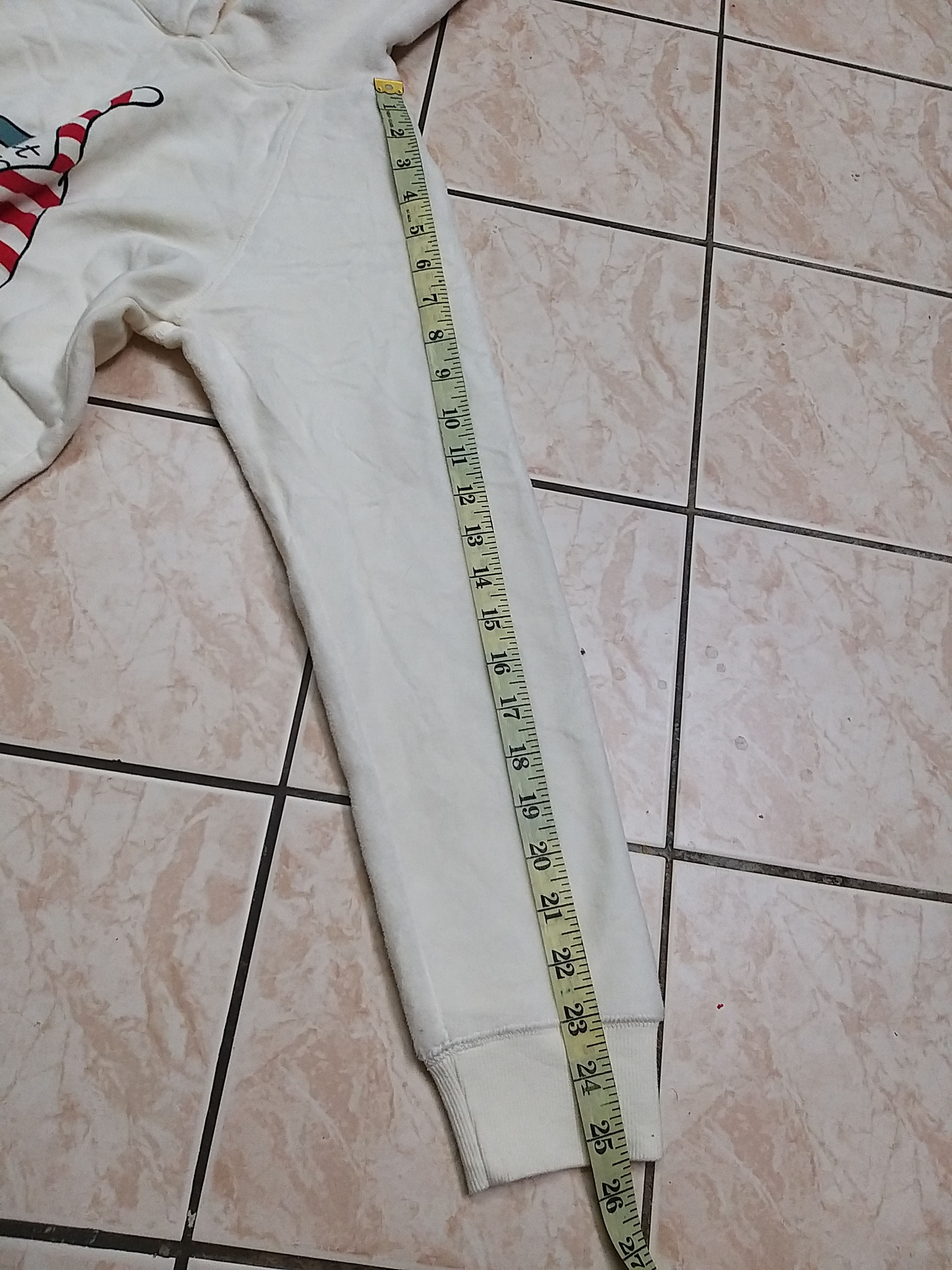 Japanese Brand (NWT)UNIQLO X LISA LARSON PULLOVER HOODIES Size US S / EU 44-46 / 1 - 8 Thumbnail