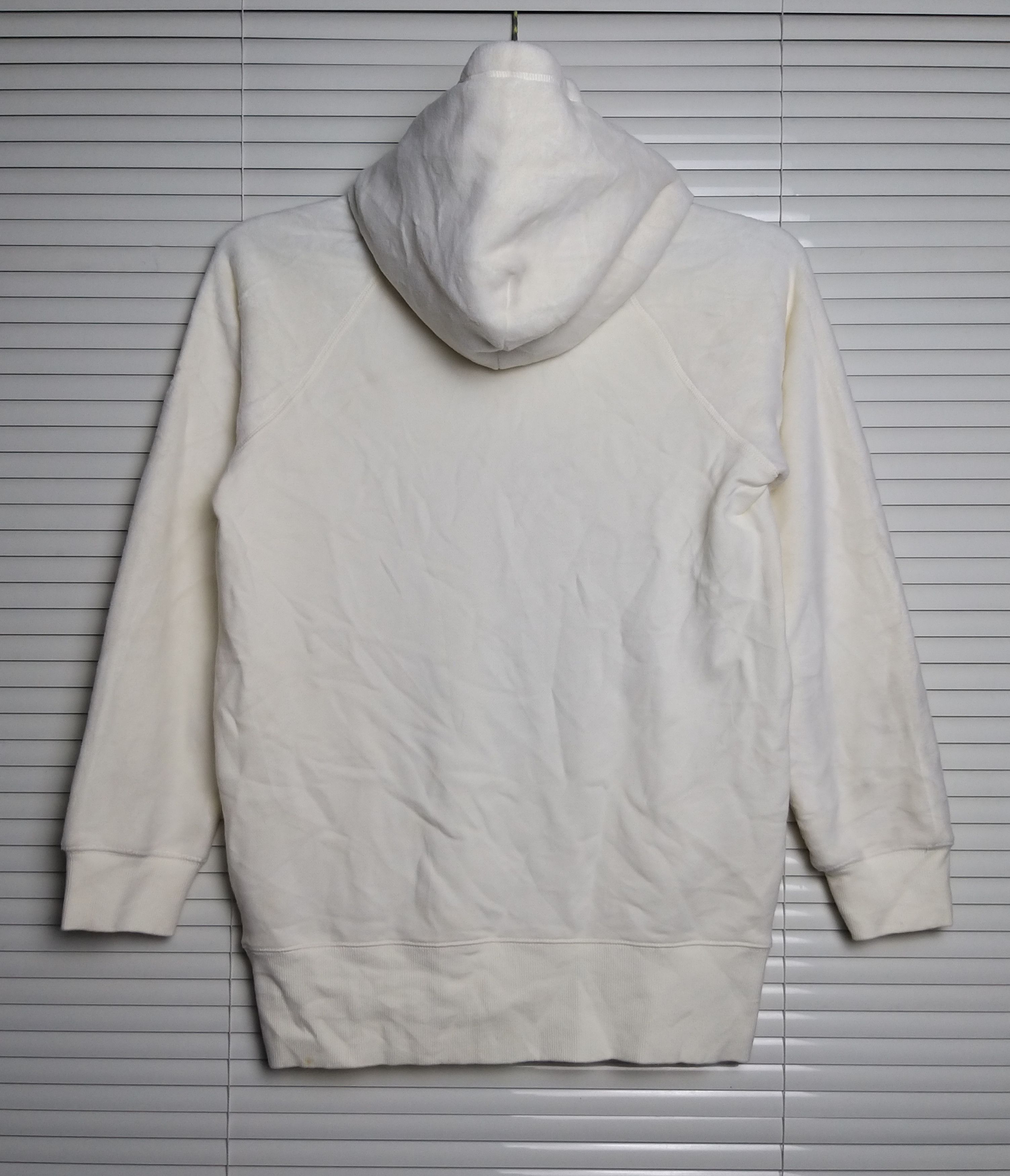 Japanese Brand (NWT)UNIQLO X LISA LARSON PULLOVER HOODIES Size US S / EU 44-46 / 1 - 4 Thumbnail