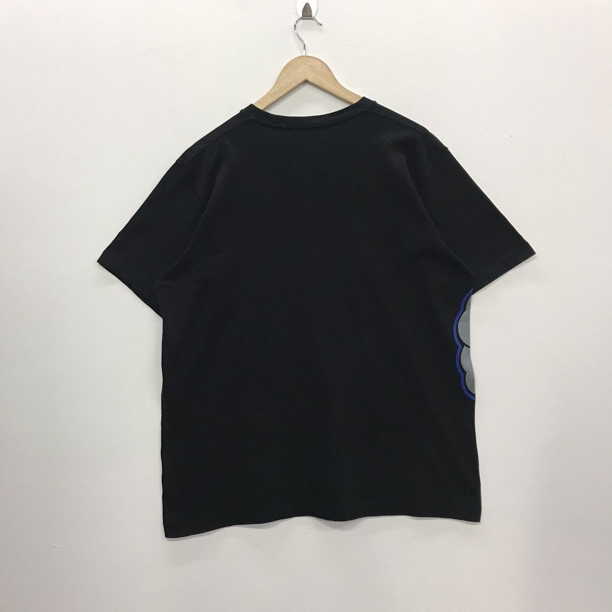 Designer × Kaws × Uniqlo Rare!! Uniqlo X KAWS Graphics Tee Size US XL / EU 56 / 4 - 9 Thumbnail
