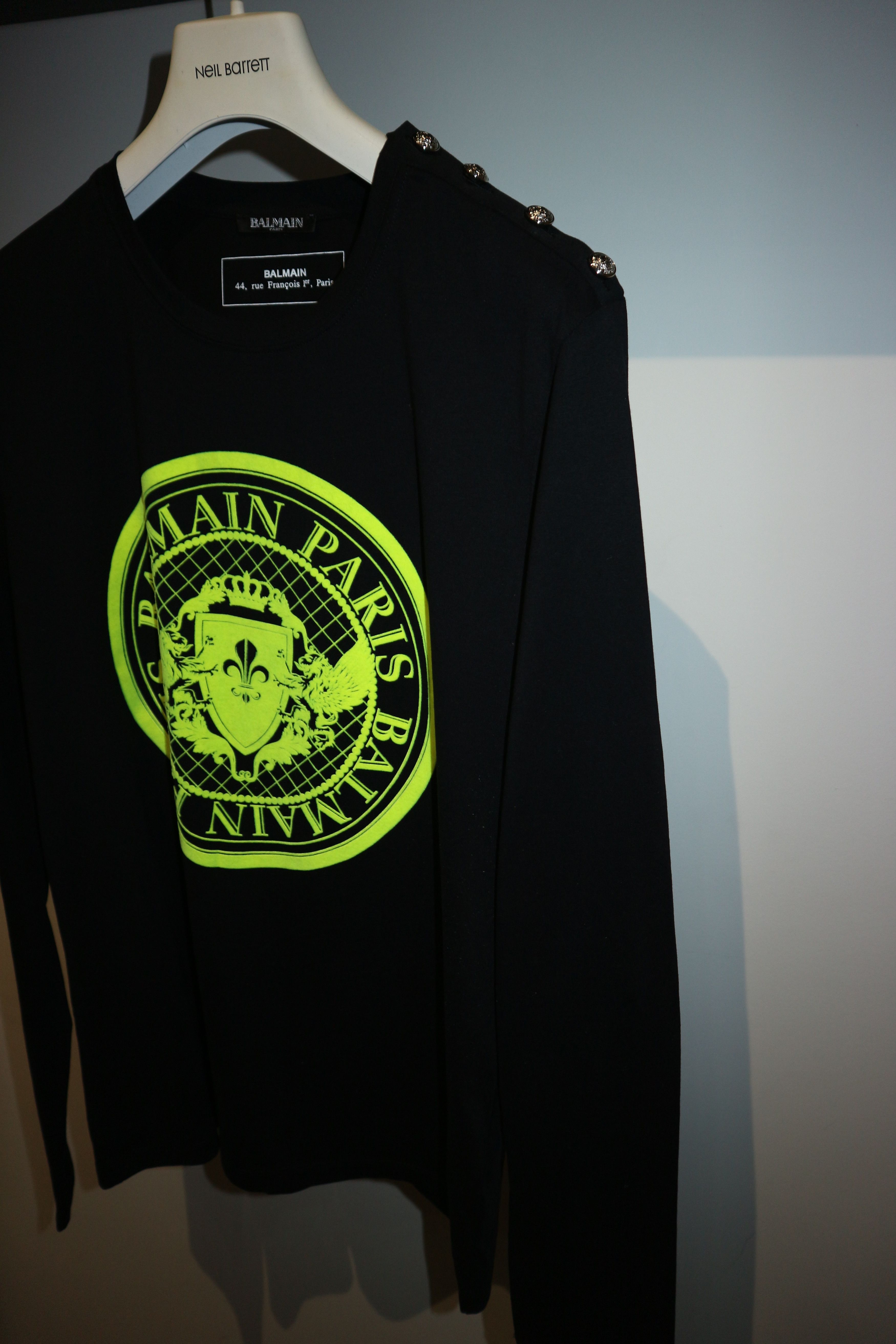 Balmain neon flock print button shoulder t-shirt Size US S / EU 44-46 / 1 - 2 Thumbnail