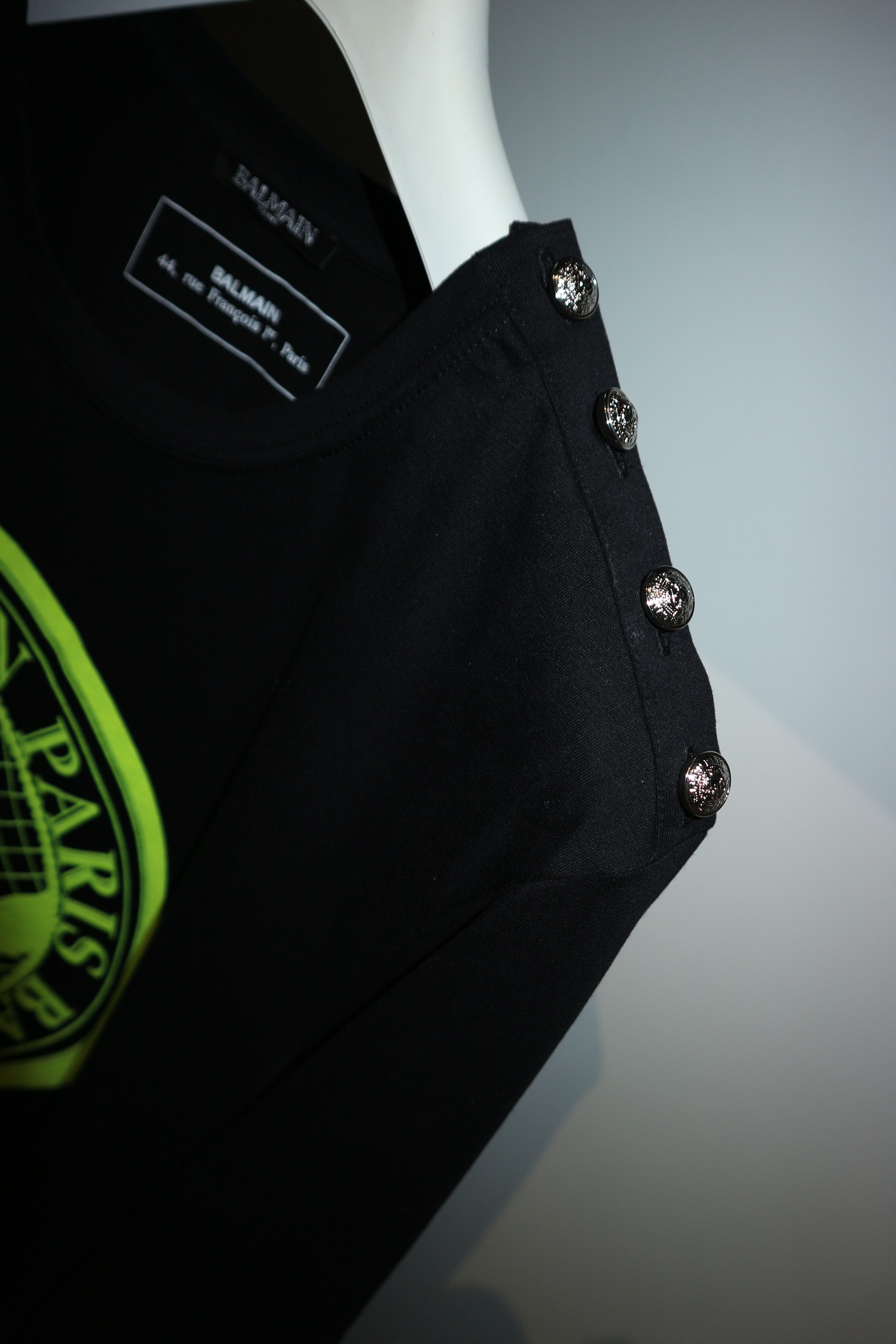 Balmain neon flock print button shoulder t-shirt Size US S / EU 44-46 / 1 - 8 Thumbnail