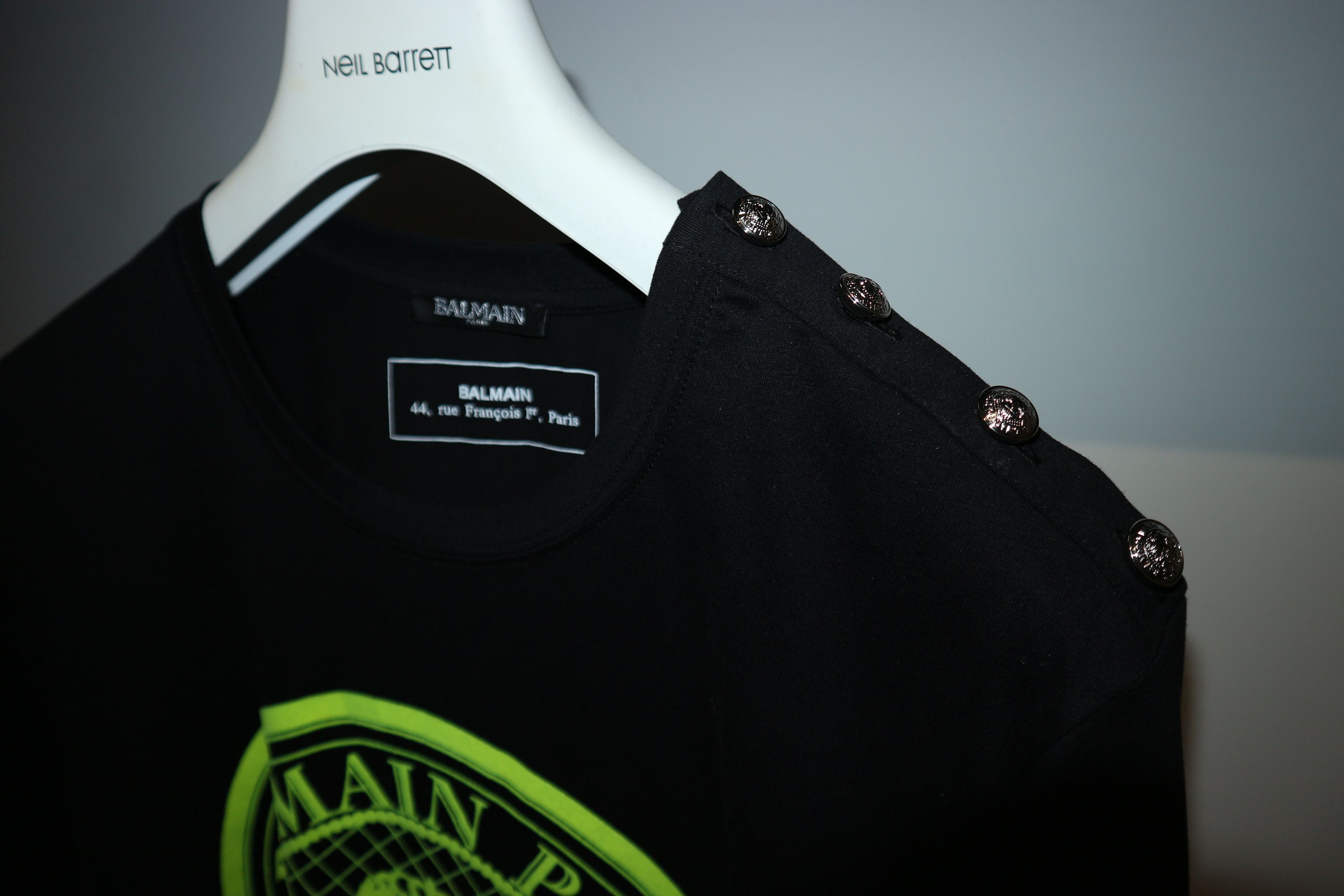 Balmain neon flock print button shoulder t-shirt Size US S / EU 44-46 / 1 - 4 Thumbnail