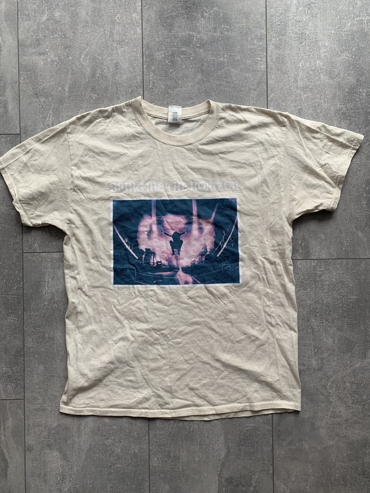 Band Tees Bring me the horizon cream rock tee Size US L / EU 52-54 / 3 - 1 Thumbnail