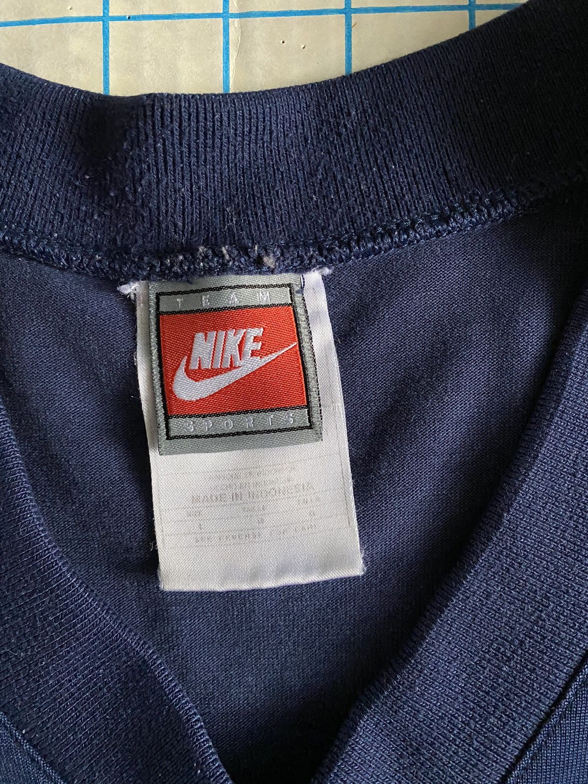 NCAA × Nike × Vintage Vintage Nike Michigan Wolverine Warm Up Shirt Size Large Size US L / EU 52-54 / 3 - 6 Thumbnail