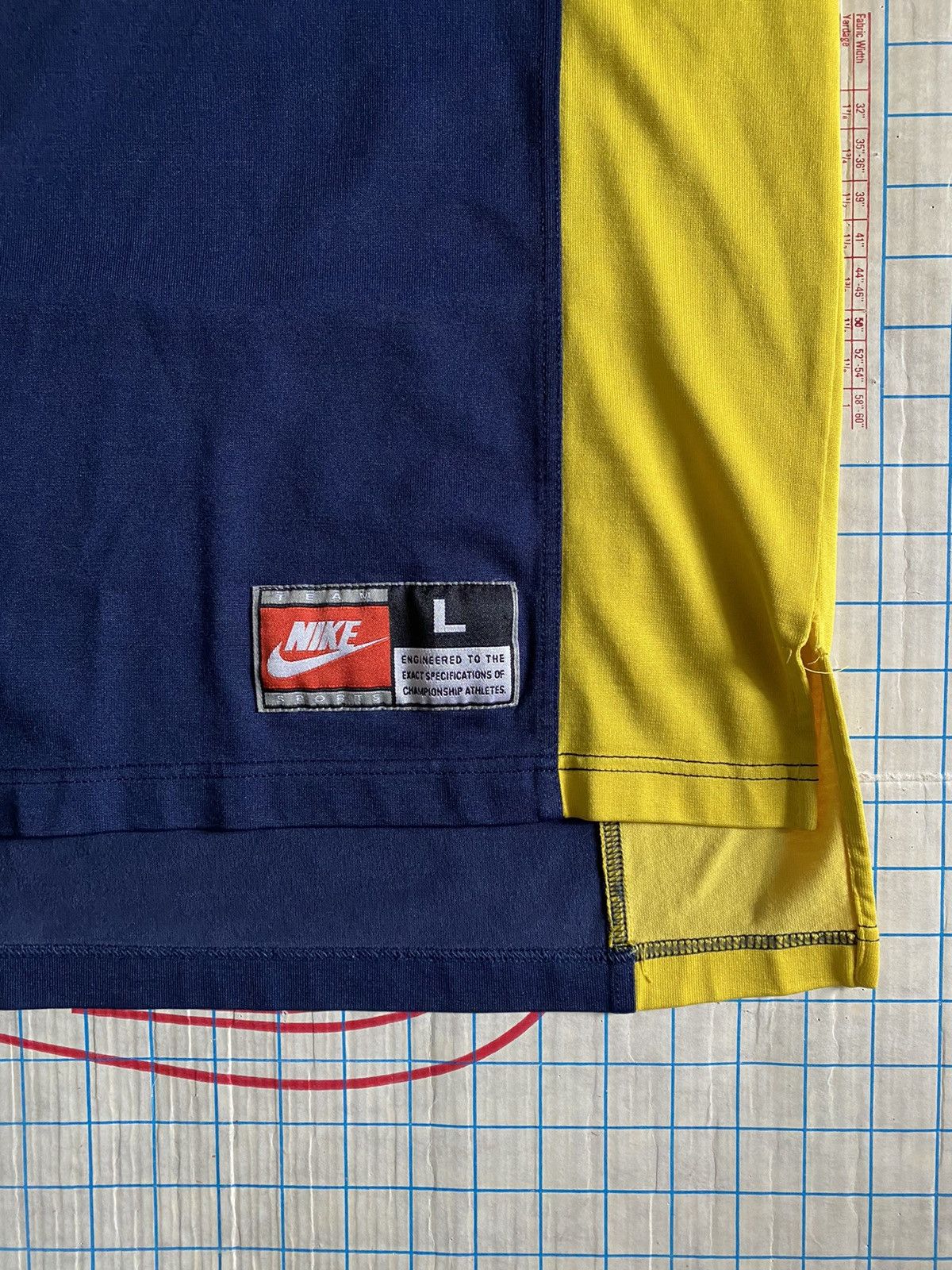 NCAA × Nike × Vintage Vintage Nike Michigan Wolverine Warm Up Shirt Size Large Size US L / EU 52-54 / 3 - 4 Thumbnail