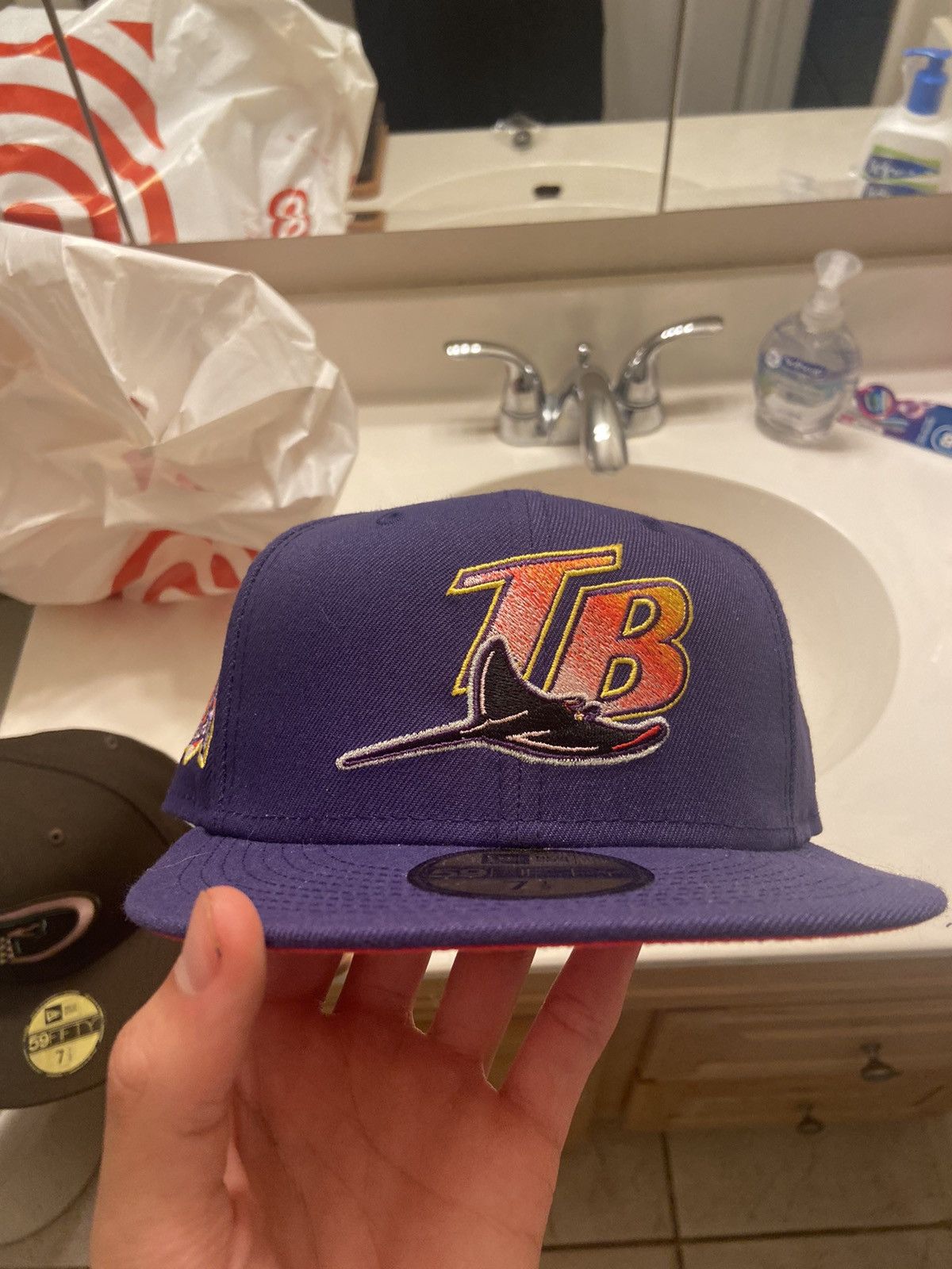 Hat Club Exclusive Daybreakers Rays 7 1/2 Hat Sunrise Purple