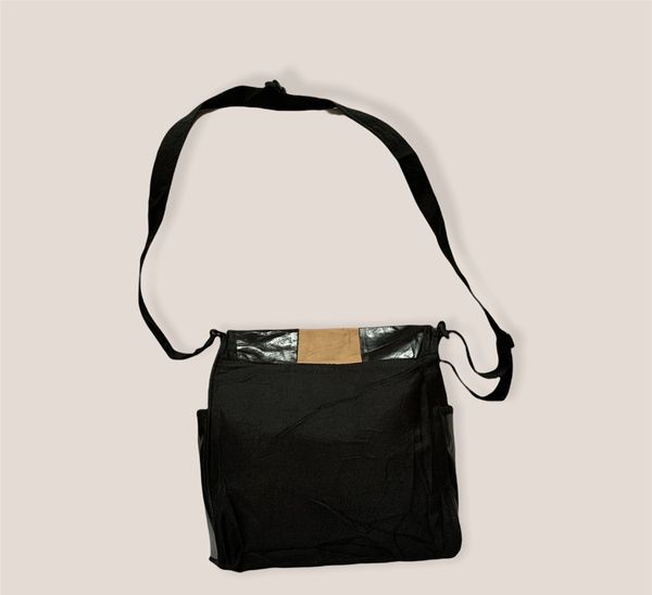 Benetton hot sale sling bag