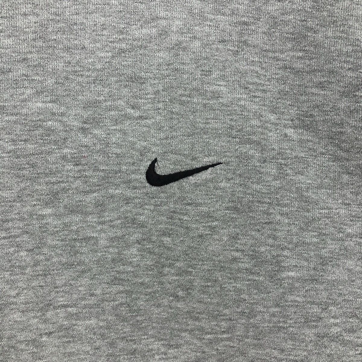 Nike Vintage Nike Swoosh Crewneck Sweatshirt Pullover Embroidery Size US XL / EU 56 / 4 - 6 Thumbnail