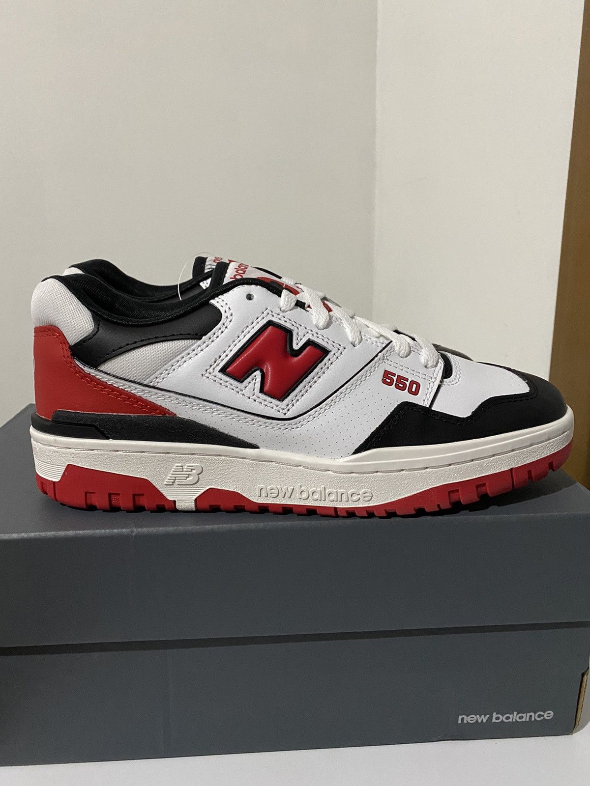 New Balance New Balance 550 Red White black size 8 US men’s Size US 8 / EU 41 - 1 Thumbnail