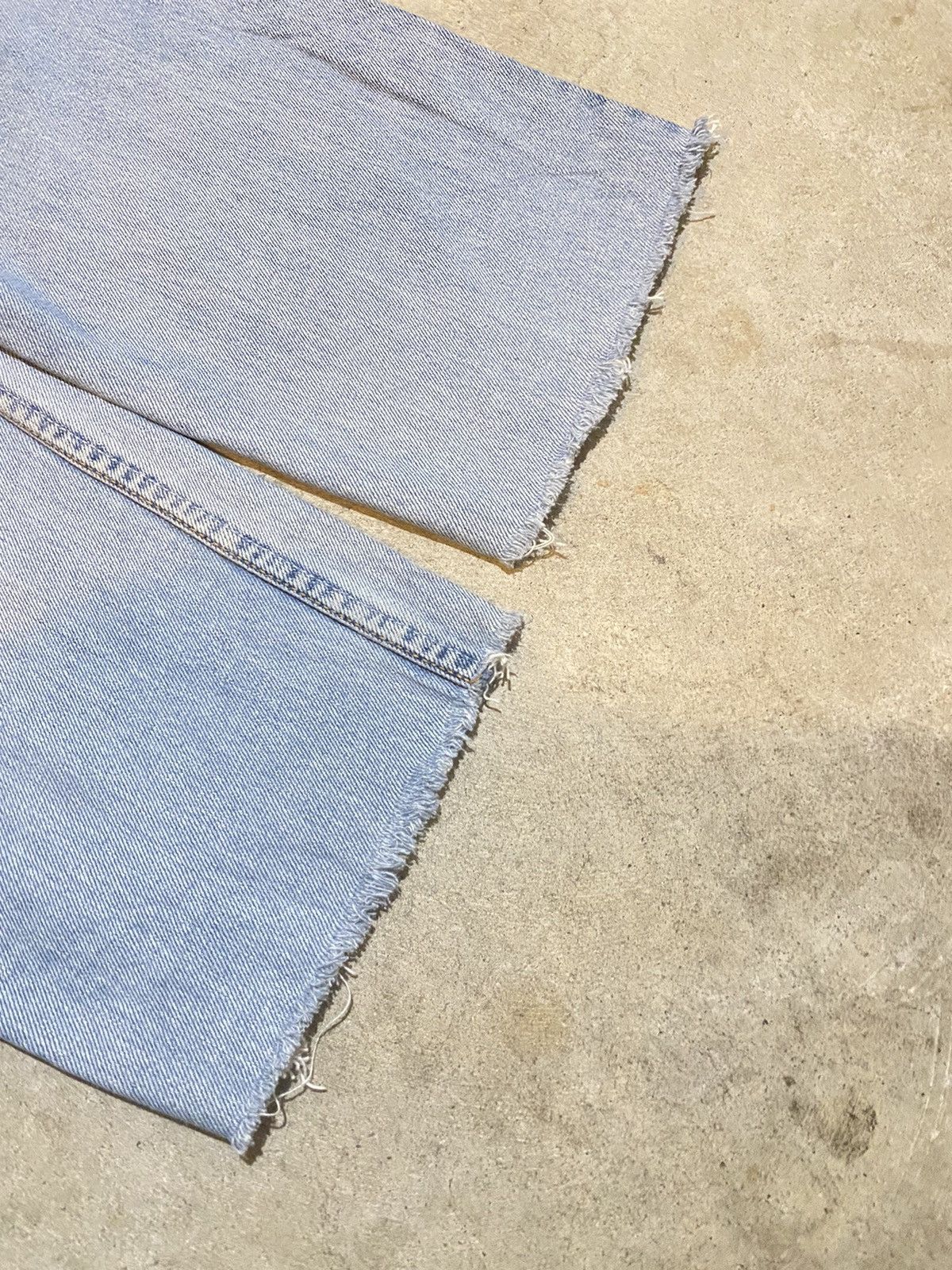 Levi's Vintage Levi’s 550 Light Wash Jeans Size US 33 - 8 Thumbnail