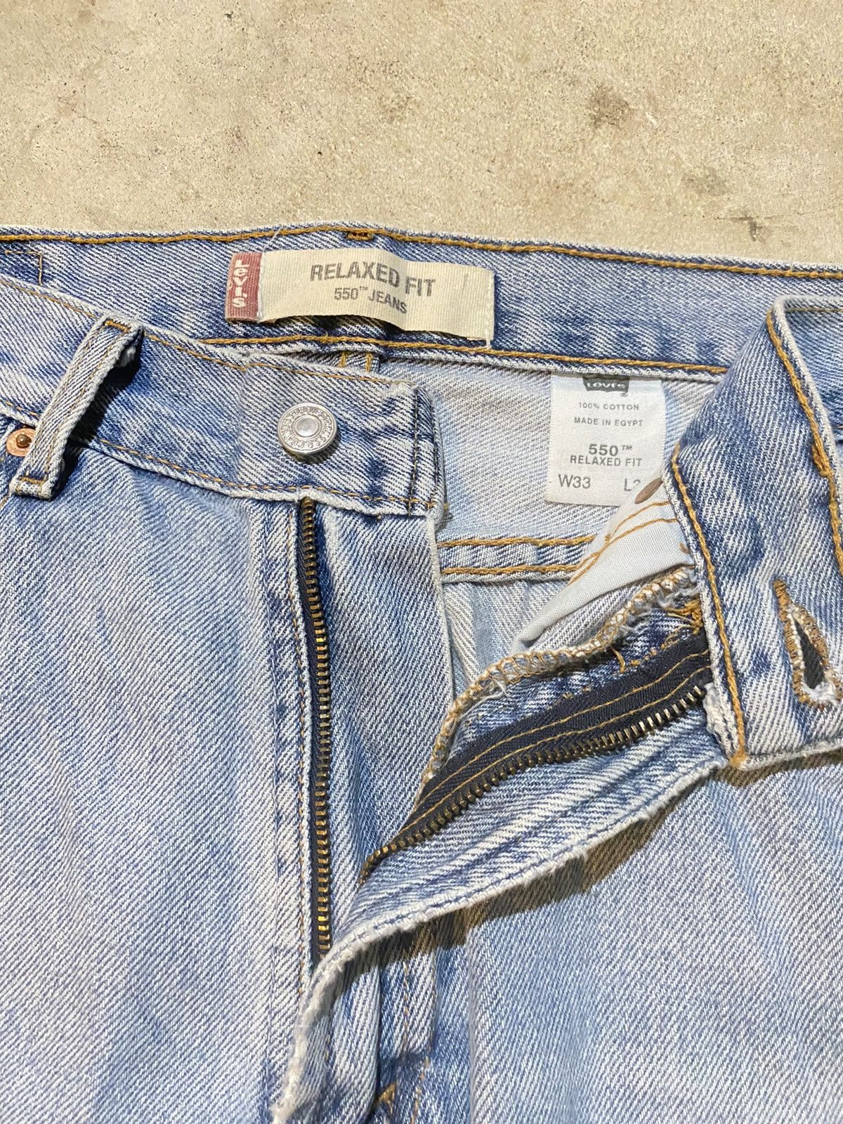 Levi's Vintage Levi’s 550 Light Wash Jeans Size US 33 - 3 Thumbnail