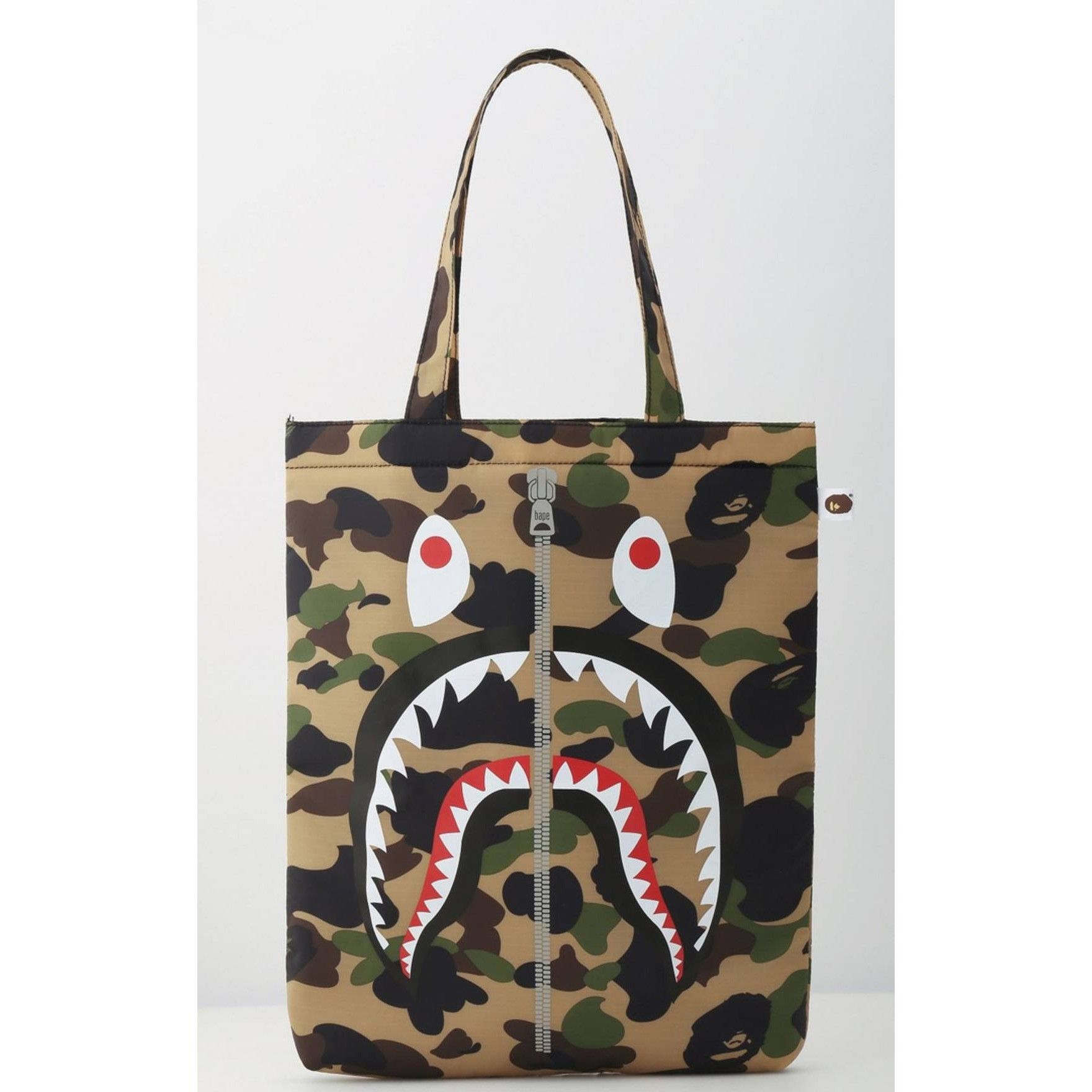 Bape 🔥 BAPE SHOULDER BAG SHARK CAMO 2015 Tote backpack Size ONE SIZE - 1 Thumbnail
