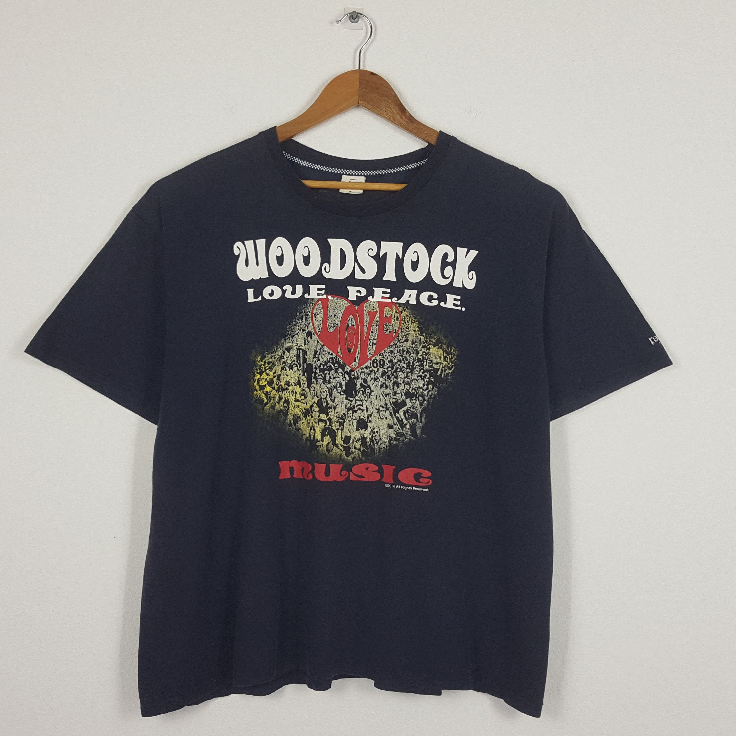 Vintage Woodstock American music festival rock band t-shirt
