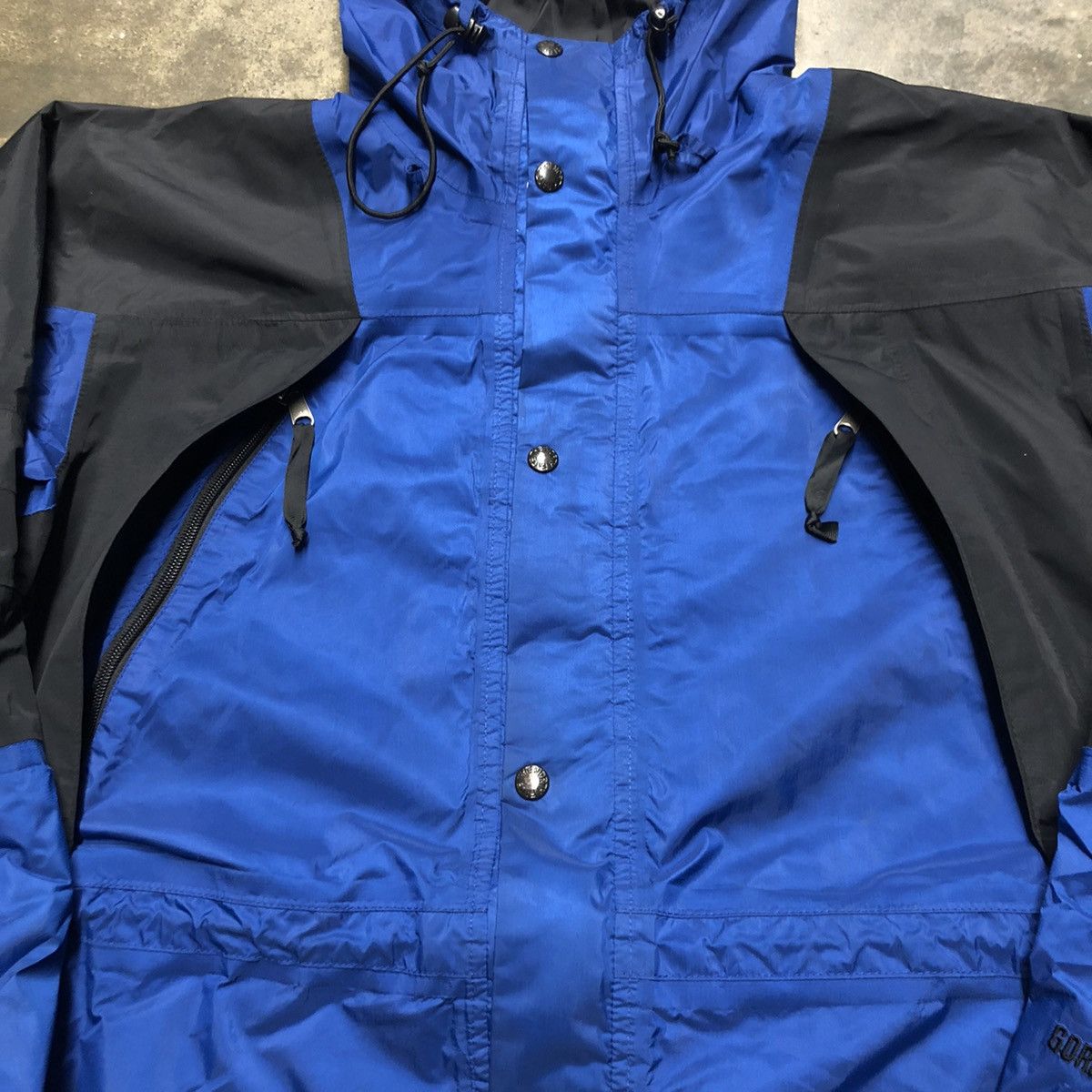 The North Face Vintage North Face Mountain Light Gore-Tex Jacket Medium Size US M / EU 48-50 / 2 - 8 Thumbnail