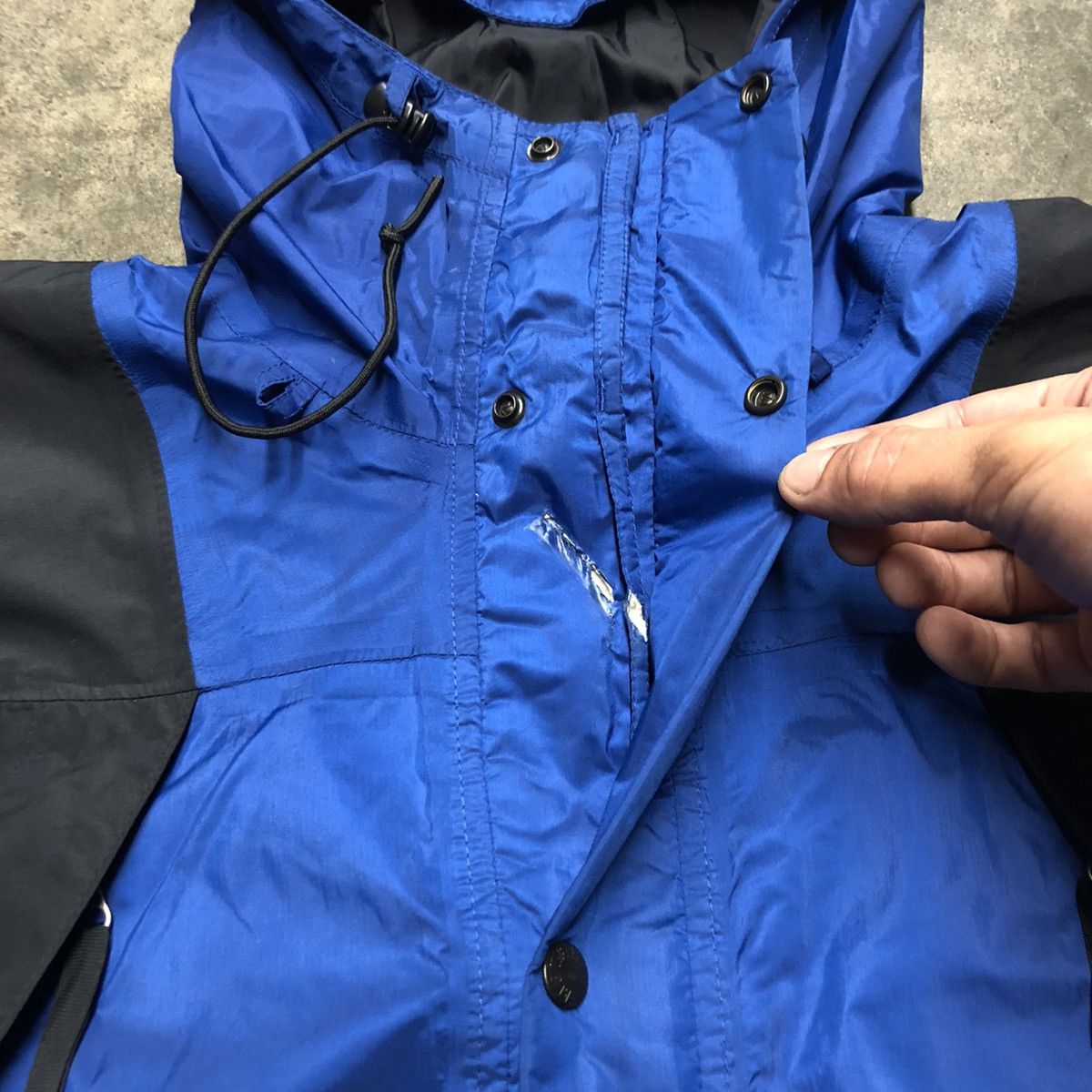 The North Face Vintage North Face Mountain Light Gore-Tex Jacket Medium Size US M / EU 48-50 / 2 - 9 Thumbnail