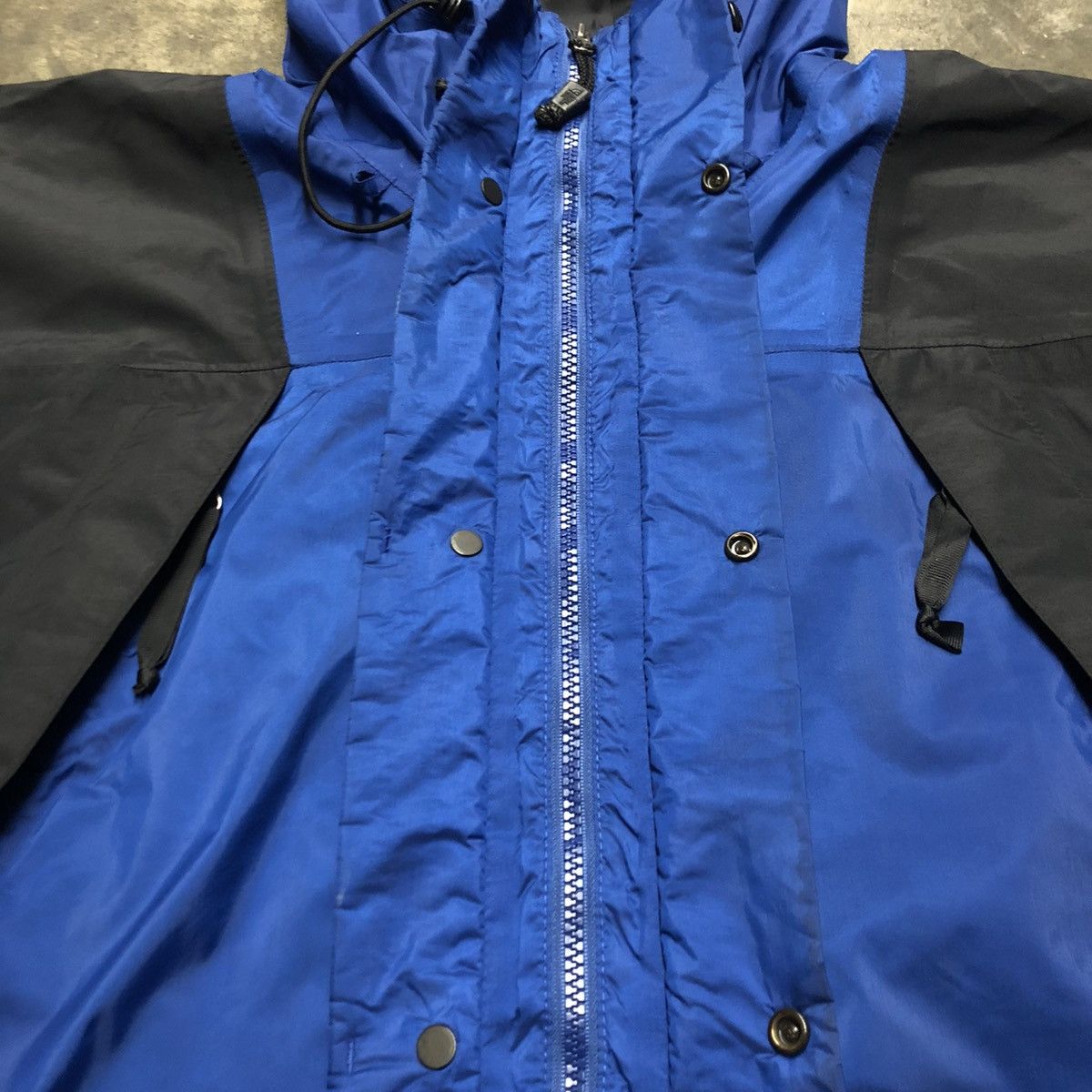 The North Face Vintage North Face Mountain Light Gore-Tex Jacket Medium Size US M / EU 48-50 / 2 - 10 Thumbnail