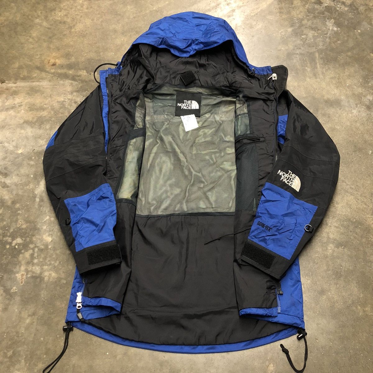 The North Face Vintage North Face Mountain Light Gore-Tex Jacket Medium Size US M / EU 48-50 / 2 - 11 Thumbnail