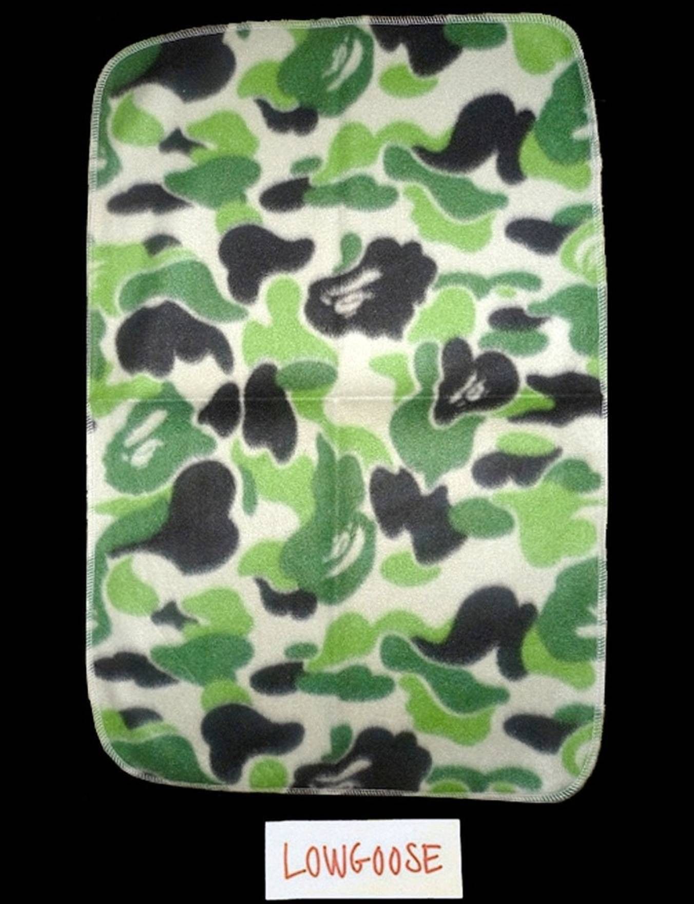 Bape 🔥 BAPE Mini Blanket Green Camo Fleece A Bathing Ape kaws Size ONE SIZE - 10 Thumbnail