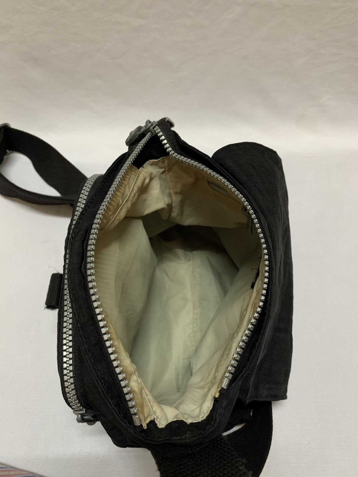 Japanese Brand Vintage Kipling Sling bag - multi Pocket Bag Size ONE SIZE - 9 Thumbnail