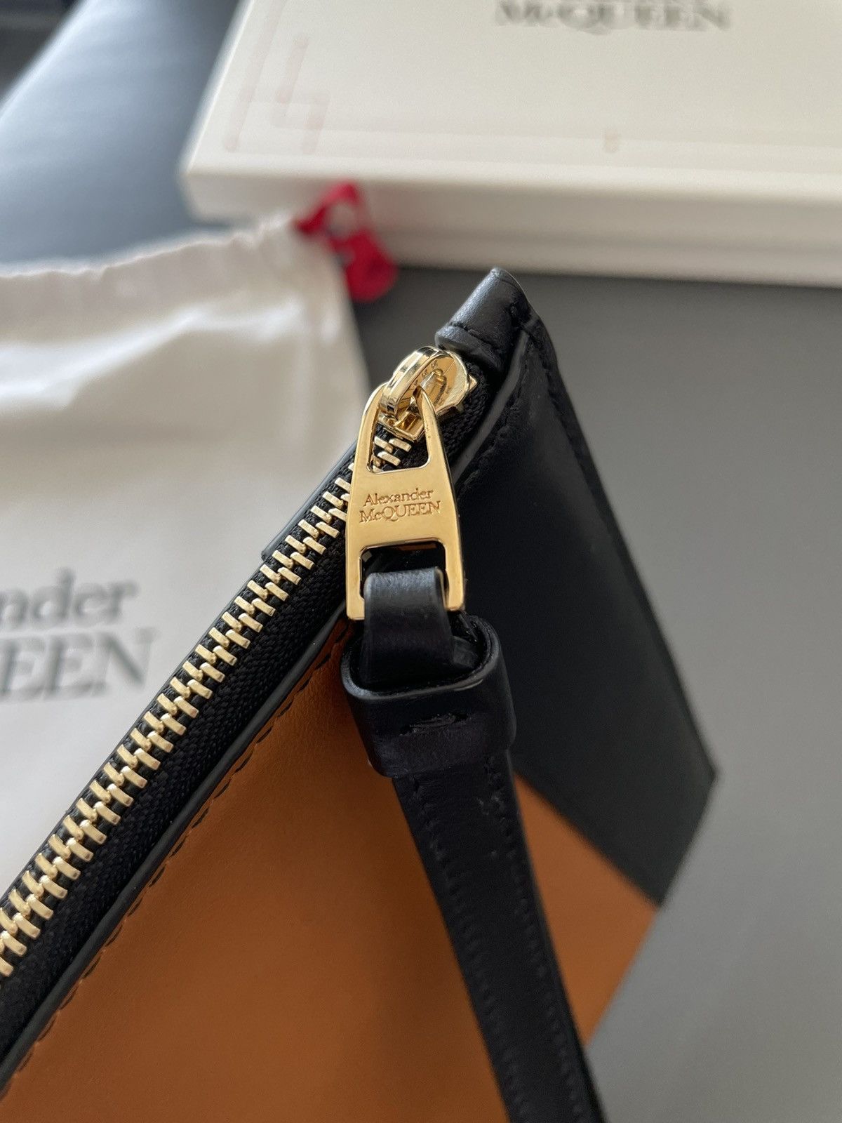 Alexander McQueen × MCQ Brand NEW Signature Luxury Leather Logo Pouch Limited Size ONE SIZE - 9 Thumbnail