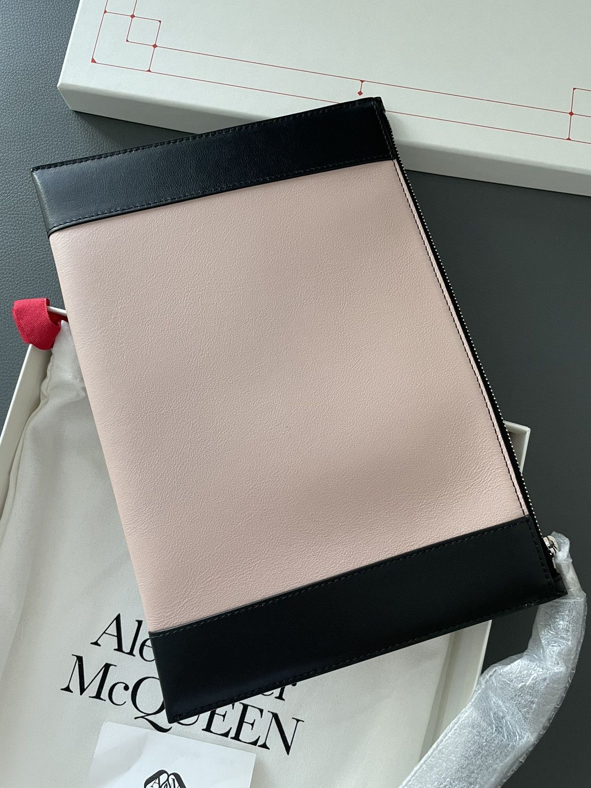 Alexander McQueen × MCQ Brand NEW Signature Rare Leather Pouch LimitedEdition Runway Size ONE SIZE - 10 Thumbnail