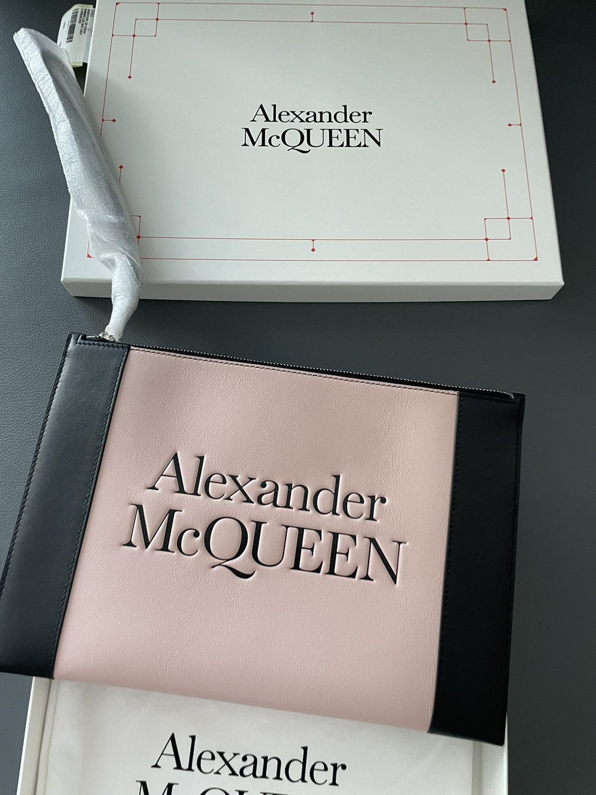 Alexander McQueen × MCQ Brand NEW Signature Rare Leather Pouch LimitedEdition Runway Size ONE SIZE - 9 Thumbnail