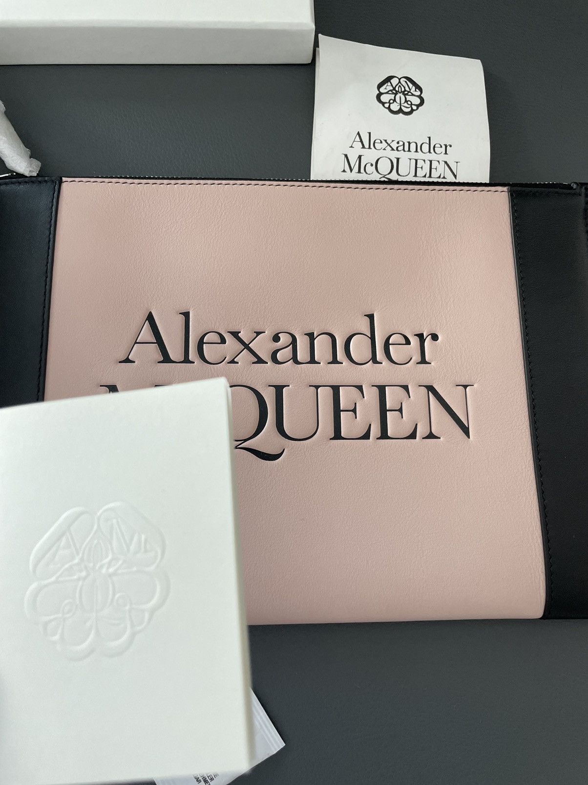 Alexander McQueen × MCQ Brand NEW Signature Rare Leather Pouch LimitedEdition Runway Size ONE SIZE - 2 Thumbnail